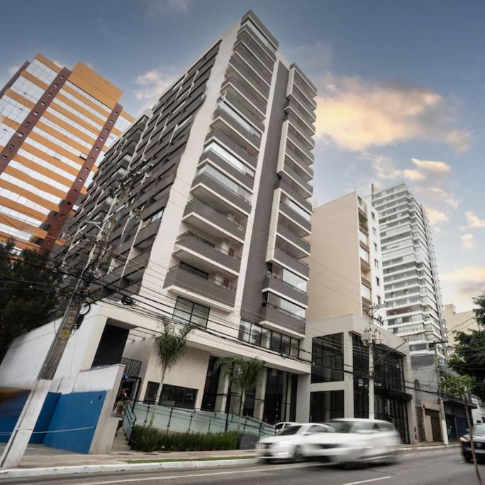 Em Pinheiros - 2 Quadras Da Faria Lima E Madalena Sao Paulo