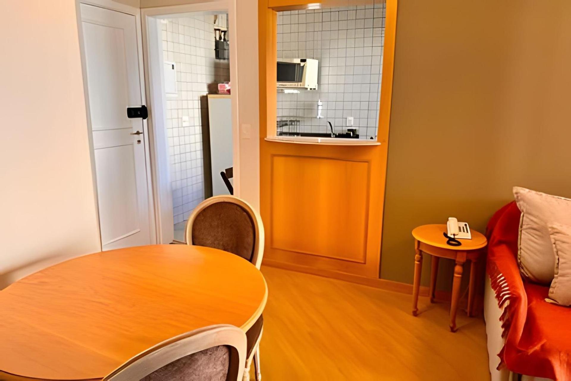 Flats Em Moema: Metro, Wifi, Ar E Manobrista Apartamento *