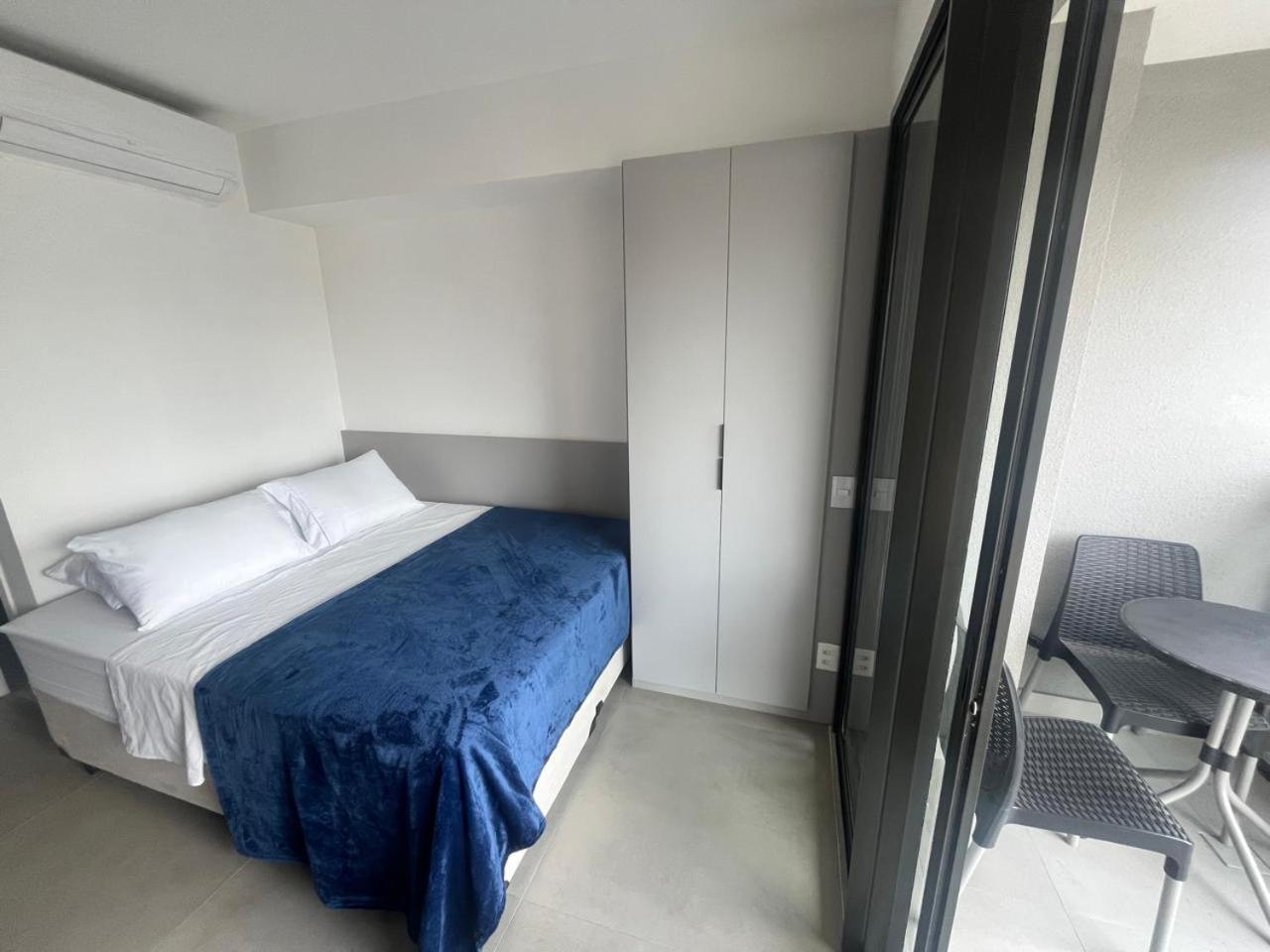 Moderno Prox Allianz Apartment *