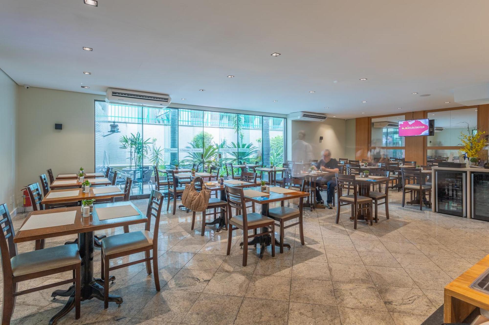 Hotel Place Ibirapuera 4*