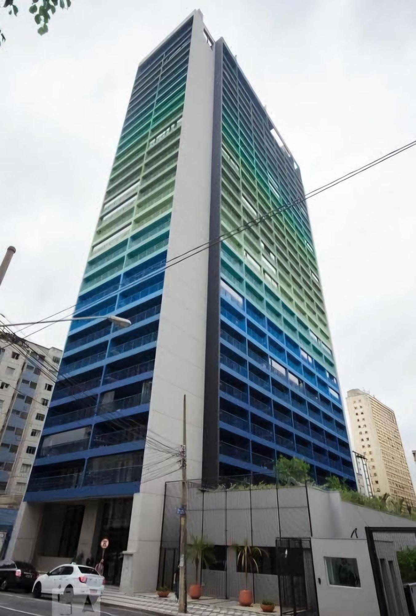 Tem Piscina Academia Sauna Squash * Sao Paulo