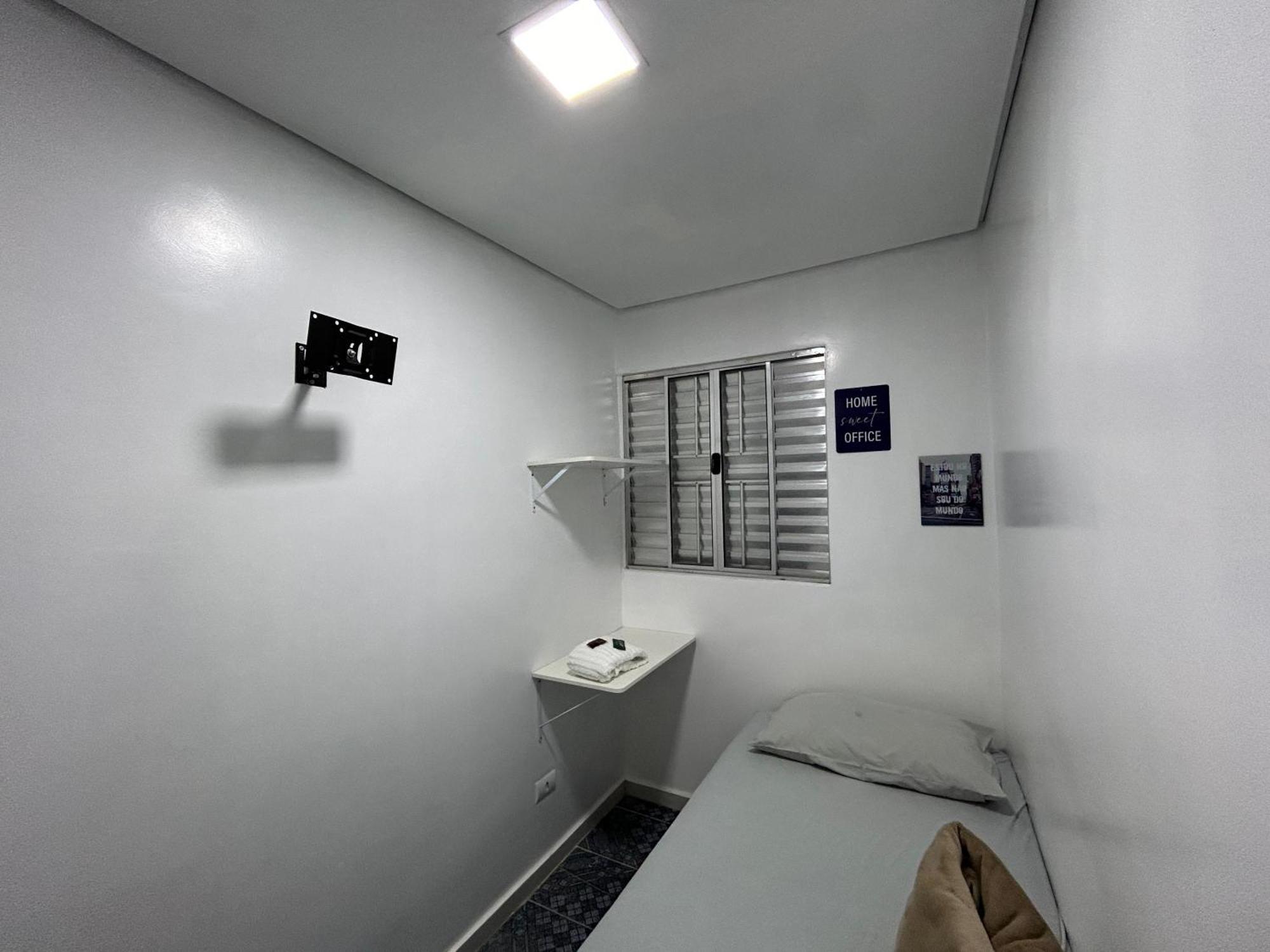 Privativo Proximo Ao Metro E Aeroporto Hostel *