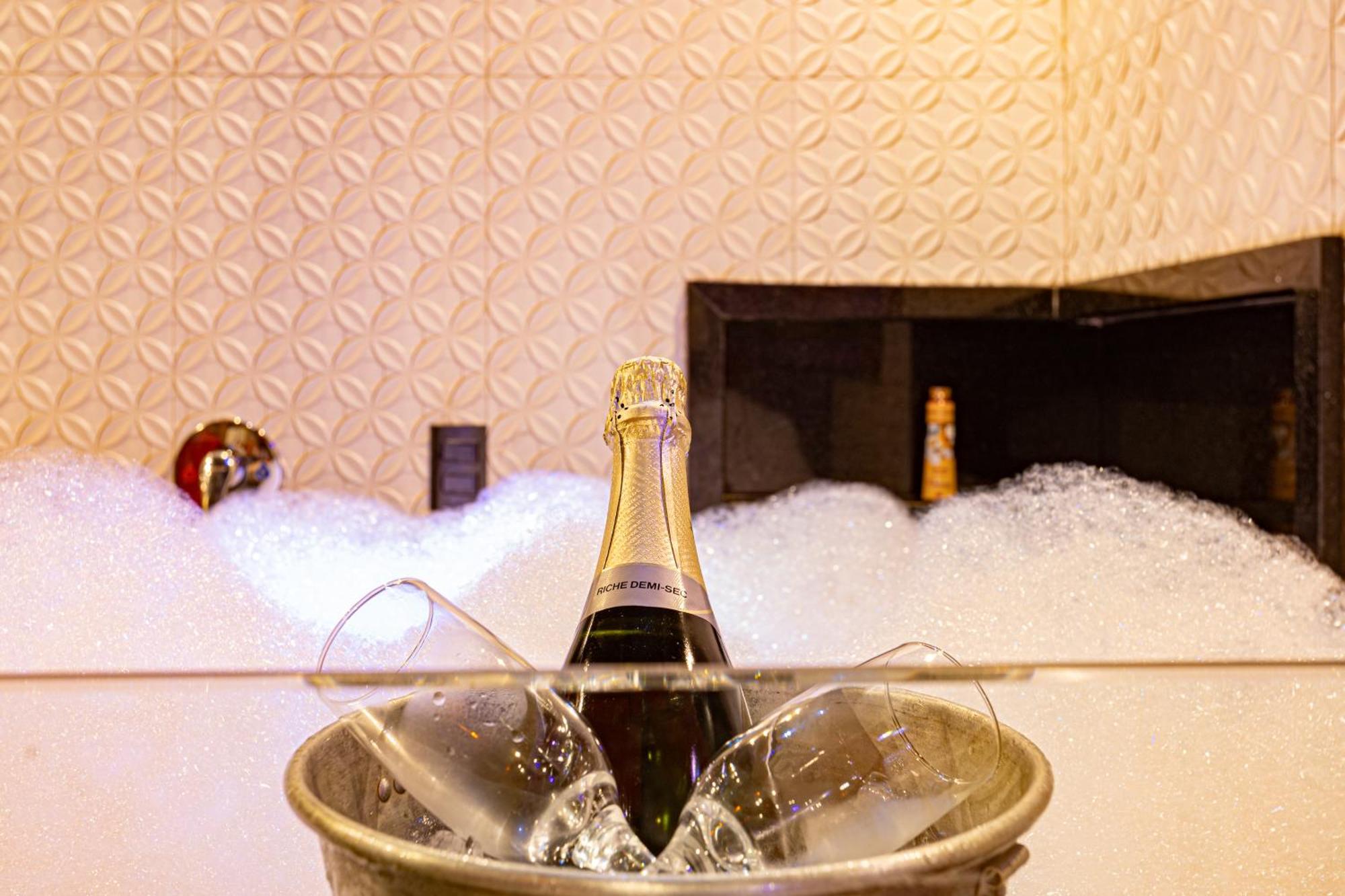 Euphoria Love hotel