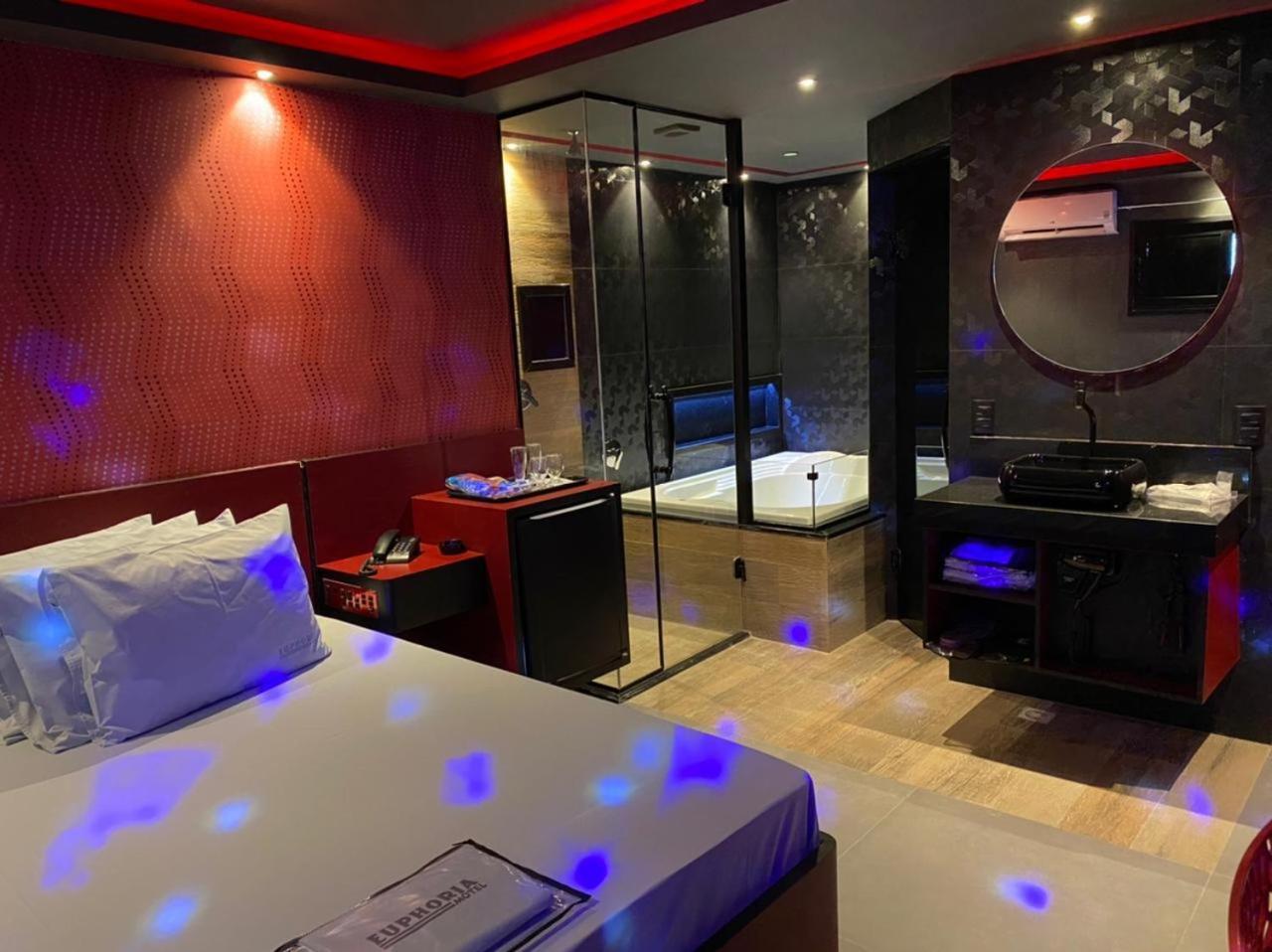 Love hotel Euphoria *