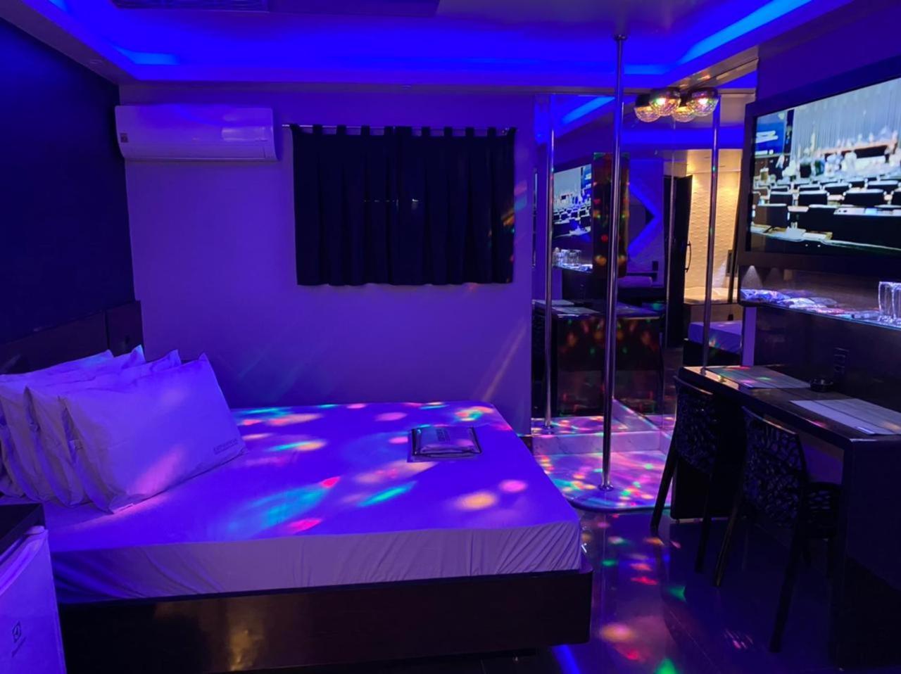 Love hotel Euphoria