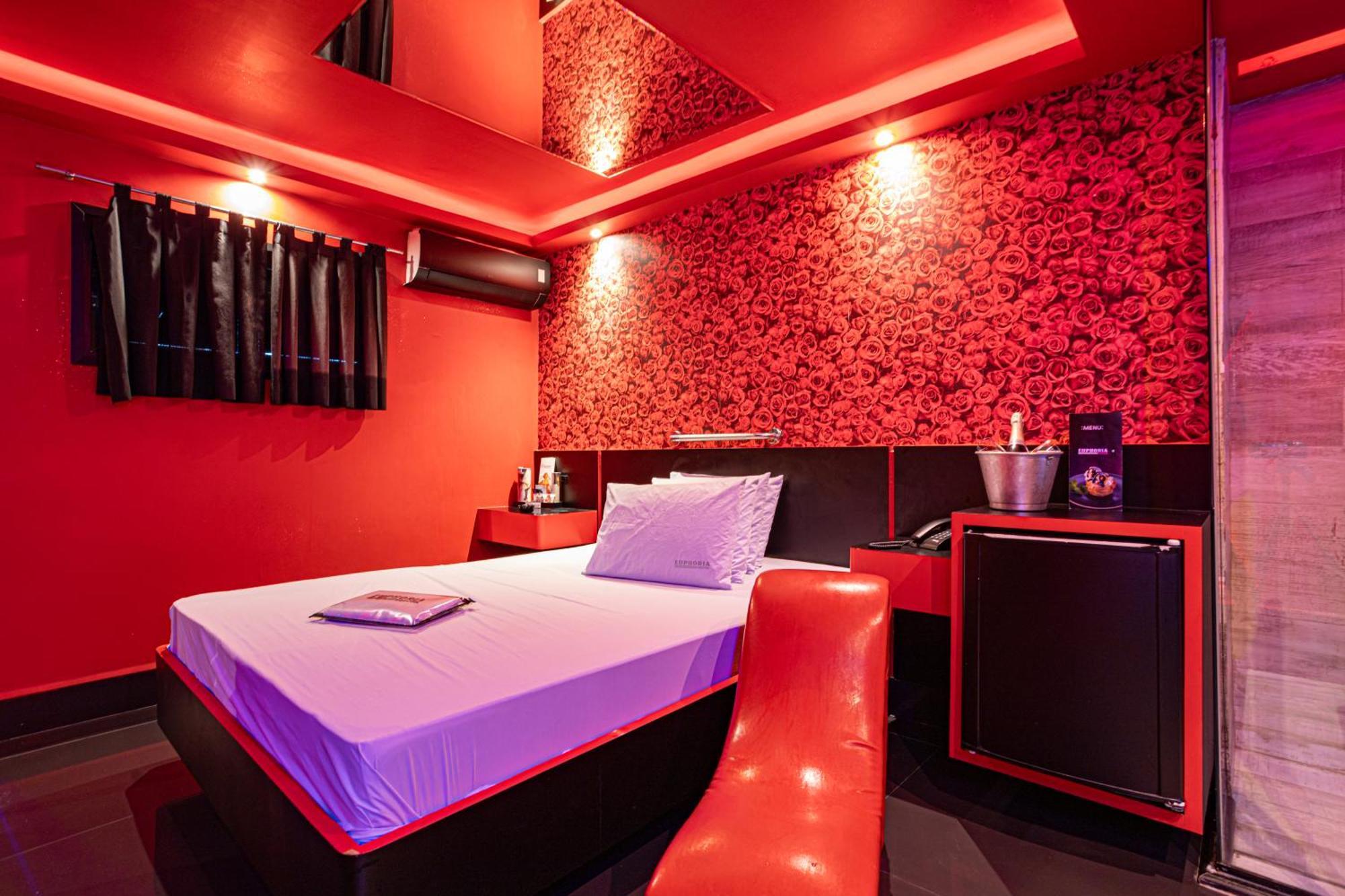 Love hotel Euphoria