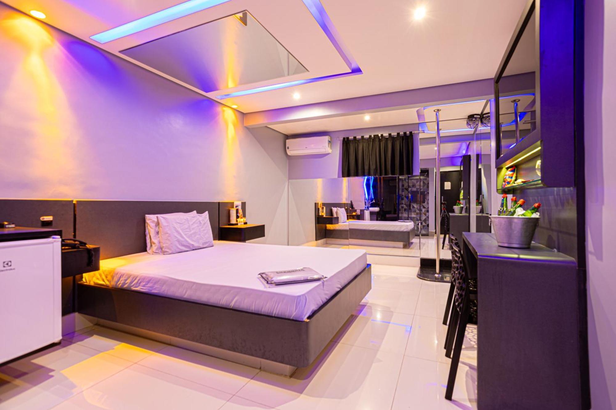 Love hotel Euphoria