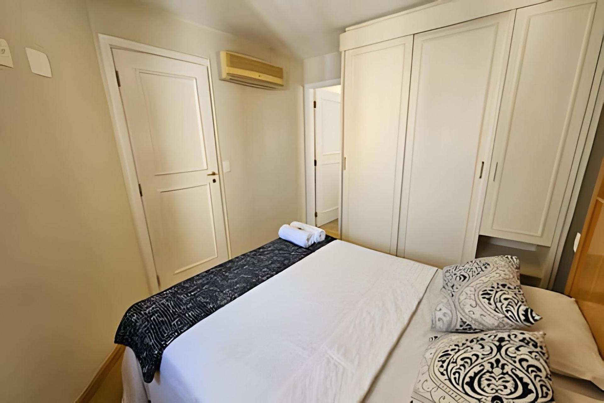 Flat Com Dois Quartos Em Moema