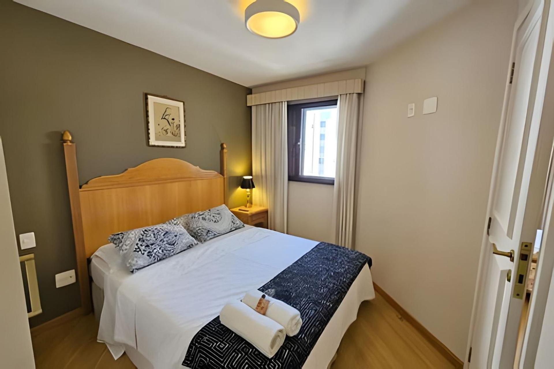 Flat Com Dois Quartos Em Moema Apartamento *