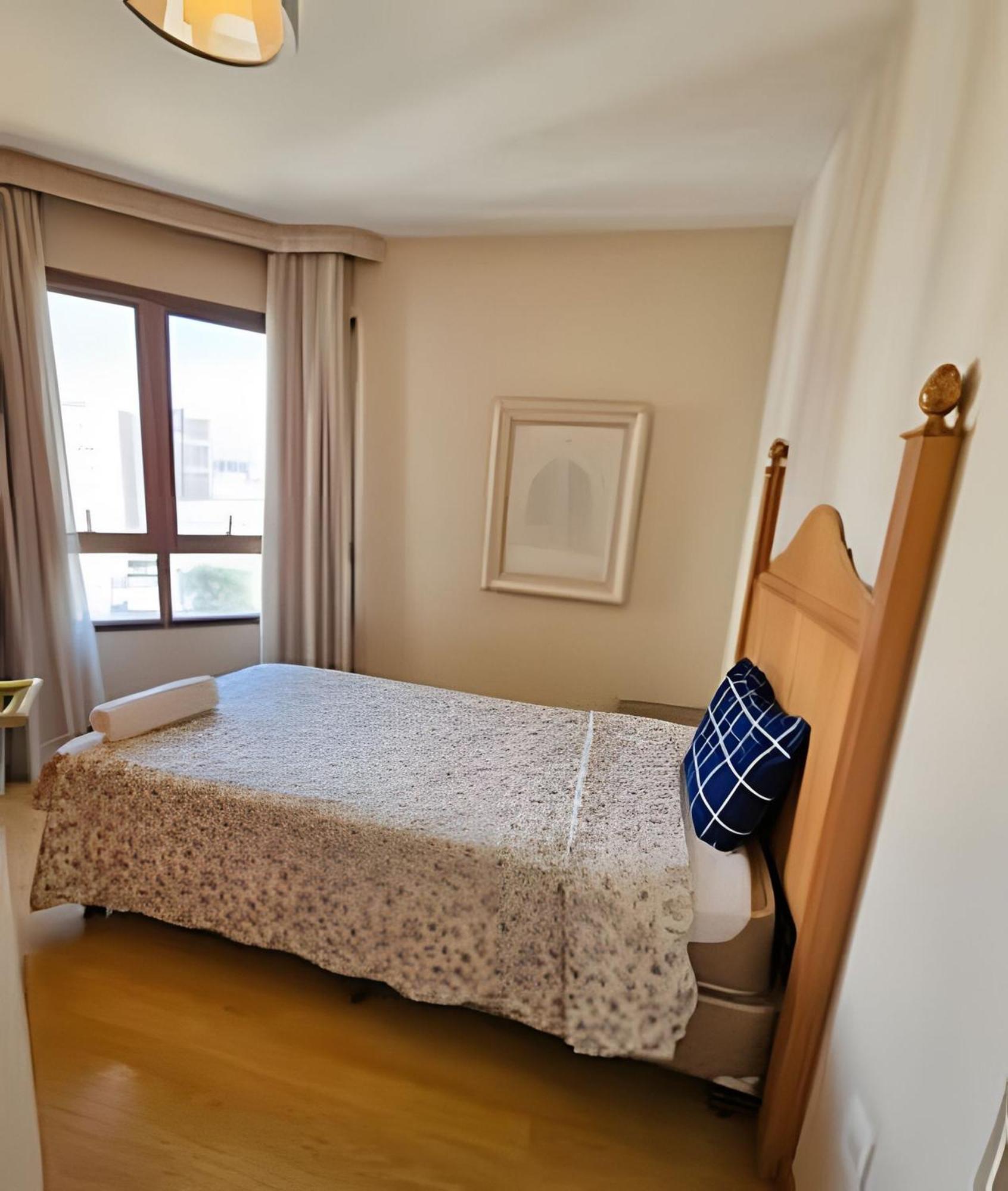Flat Com Dois Quartos Em Moema Apartamento *