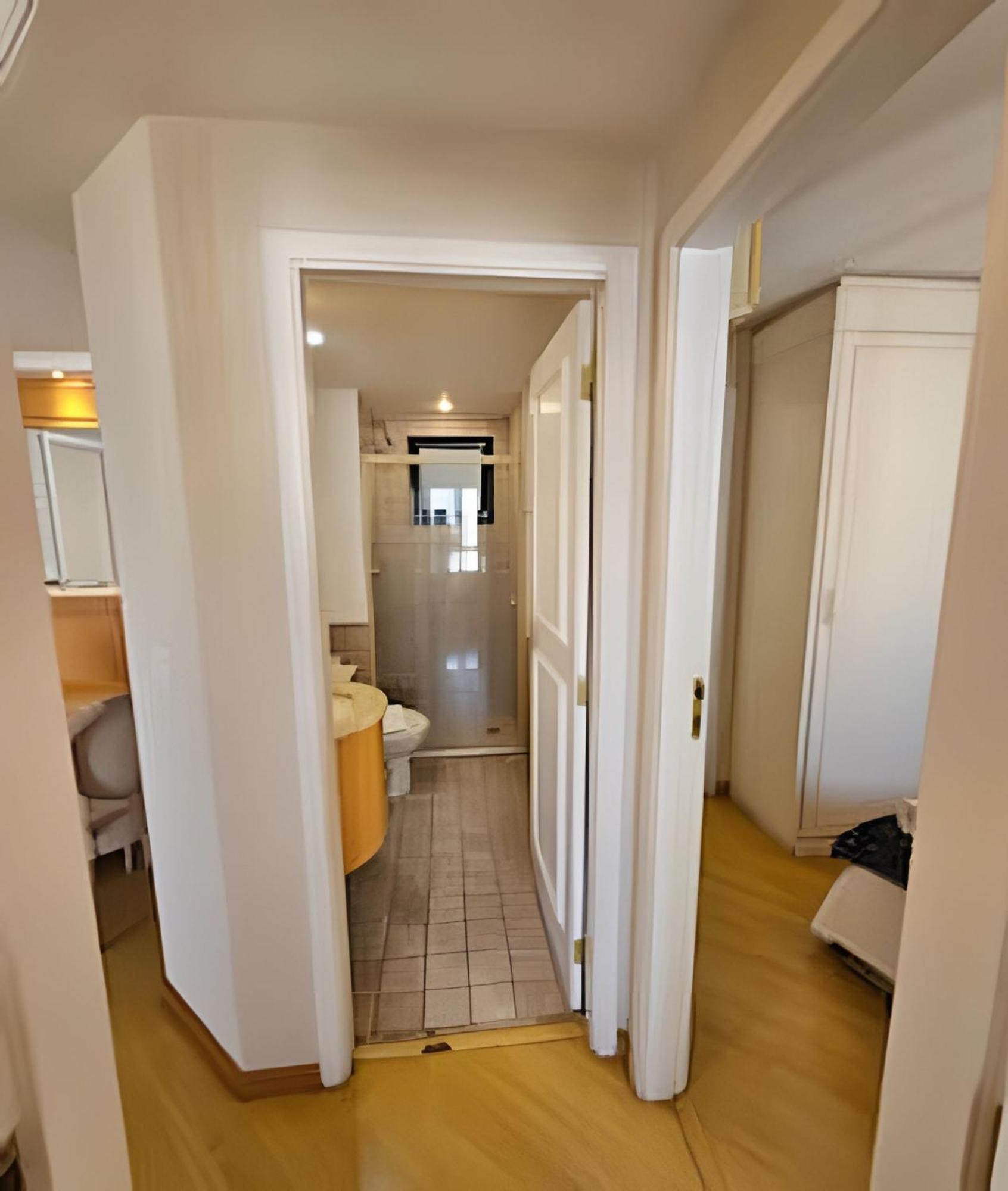 Flat Com Dois Quartos Em Moema * São Paulo