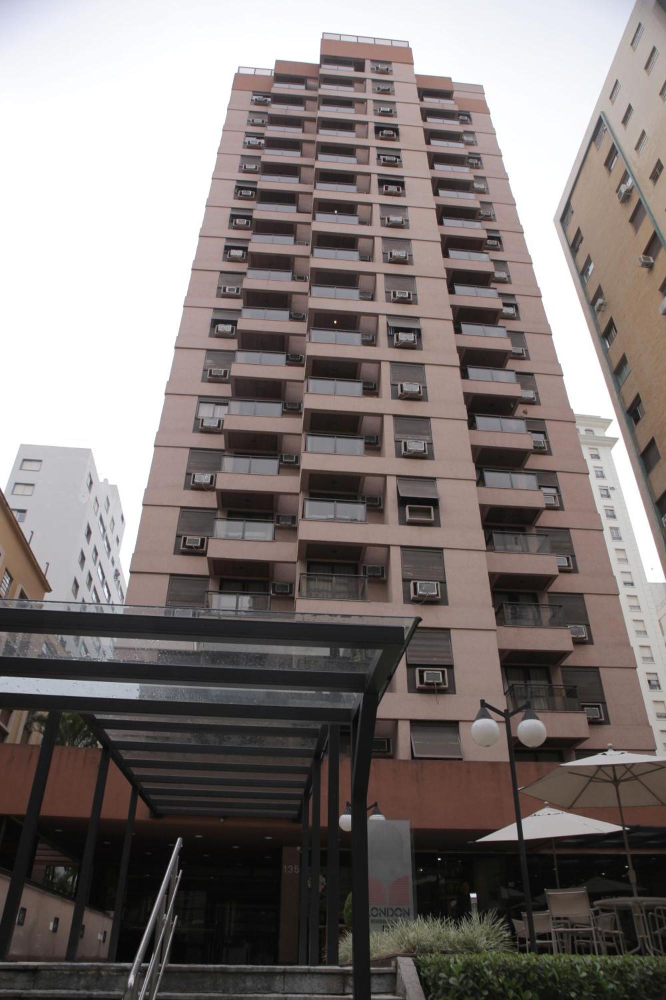 London Class Apartment *