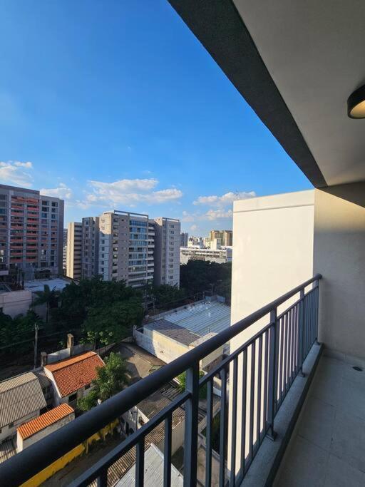 Estudio Tranquilo Com Varanda - Moema * São Paulo