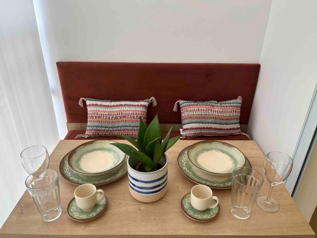 Apartamento V1315 - Alto Padrao: Varanda, Ar Split E Metro