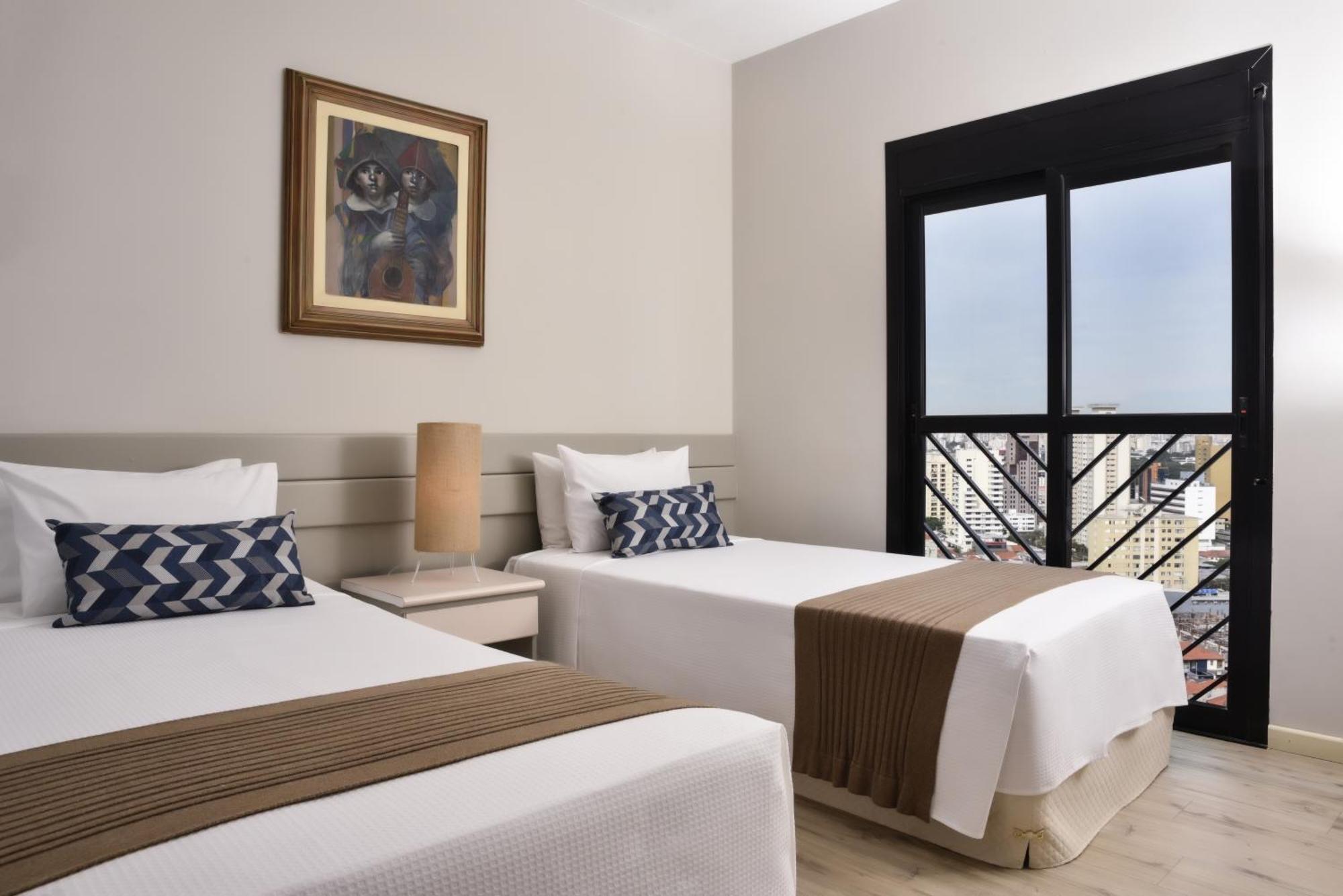 Aparthotel Plaza Small Town Flat 4*