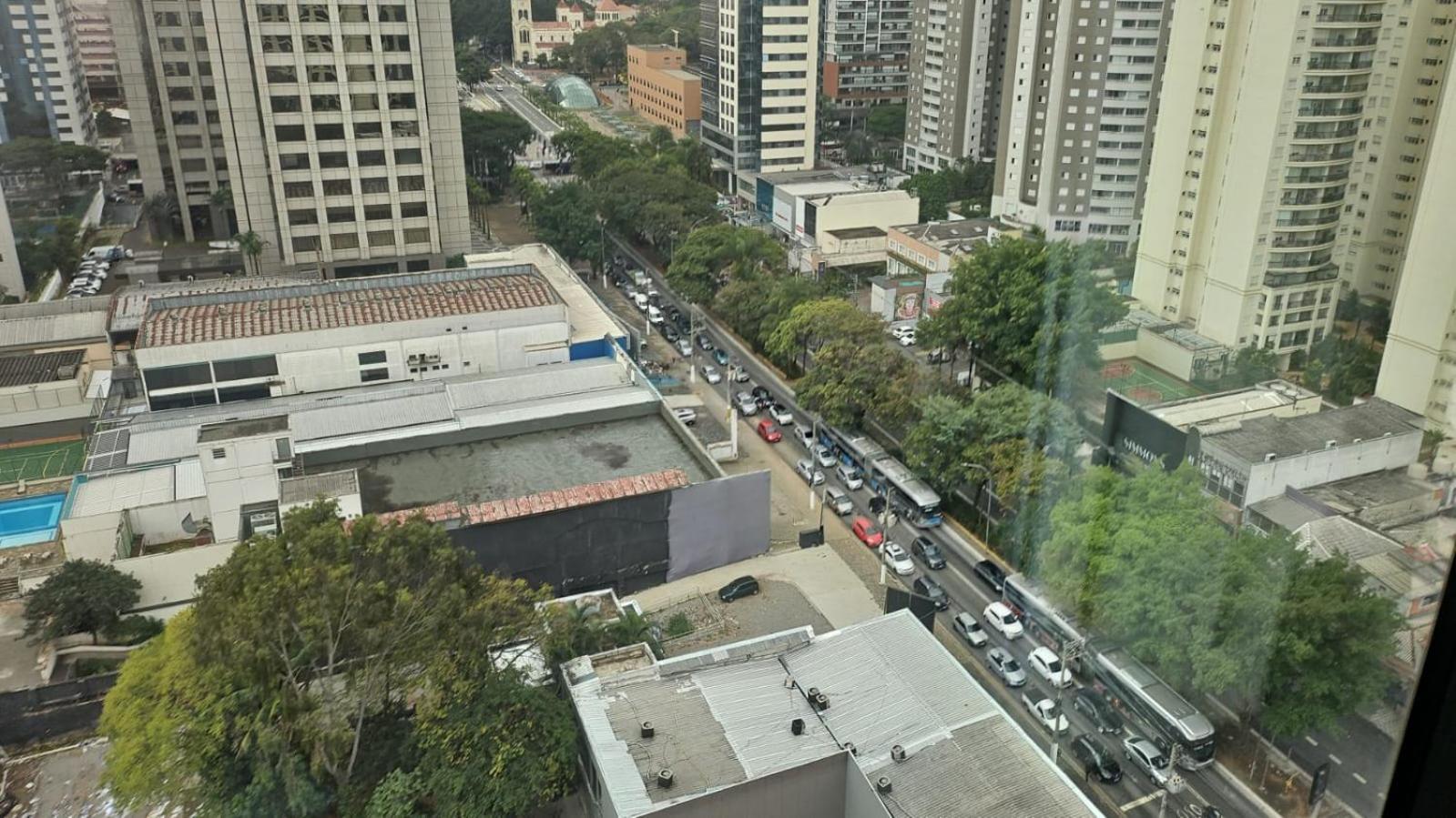 Av Ibirapuera 2534 Uh 1806 4* São Paulo