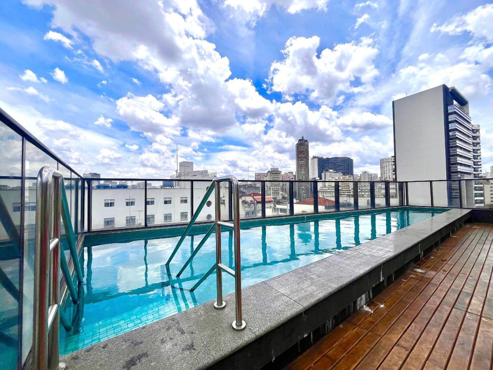 Moderno - Ar Condicionado, Estacionamento E Piscina Apartamento