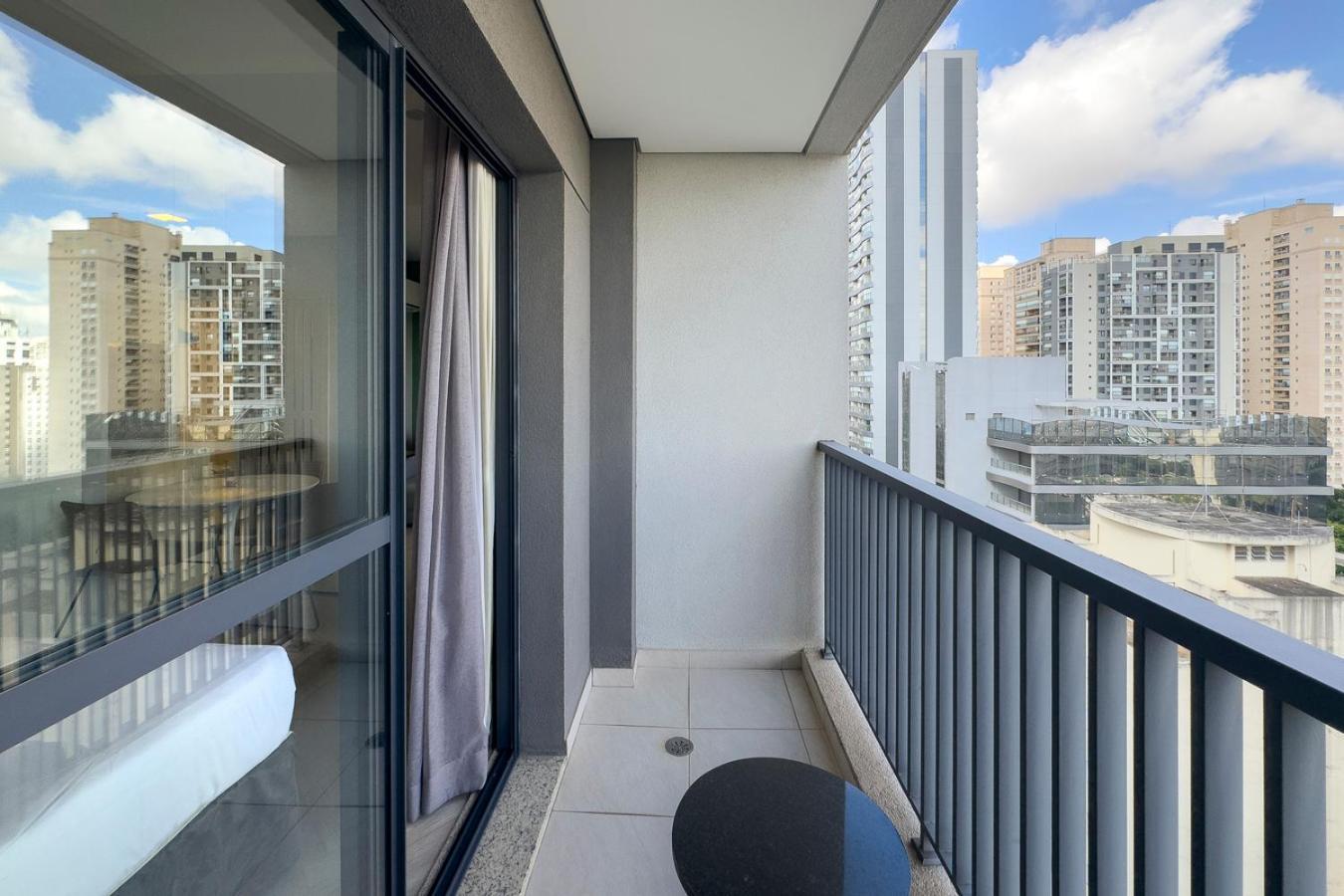 Apartment 360 Brooklin *