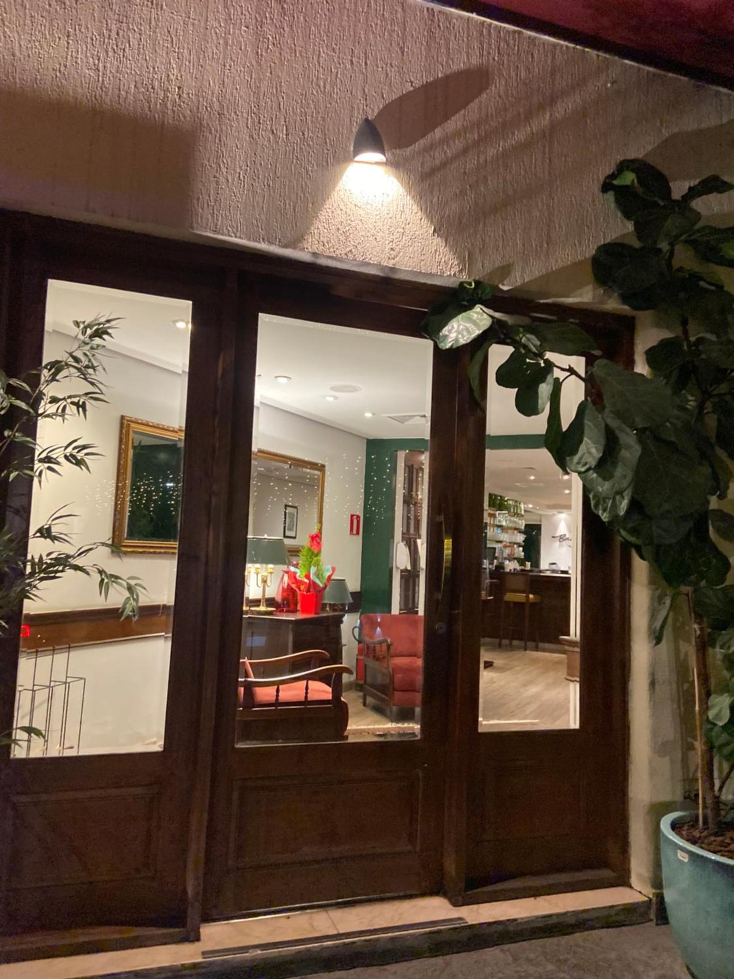 Oscar Freire Apartment *