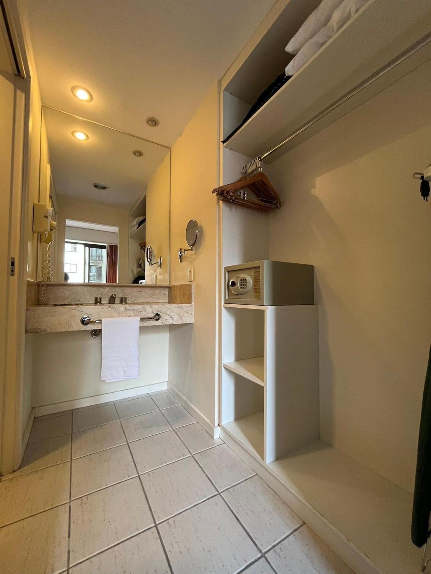 Apartamento Flat No Itaim | Elegante E Aconchegante - Delfhy *
