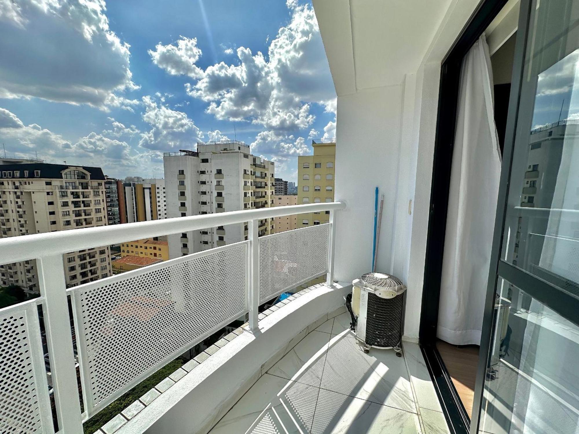 Hotel The Palace Tv Giratoria Limpeza Diaria Uh1303 Sao Paulo