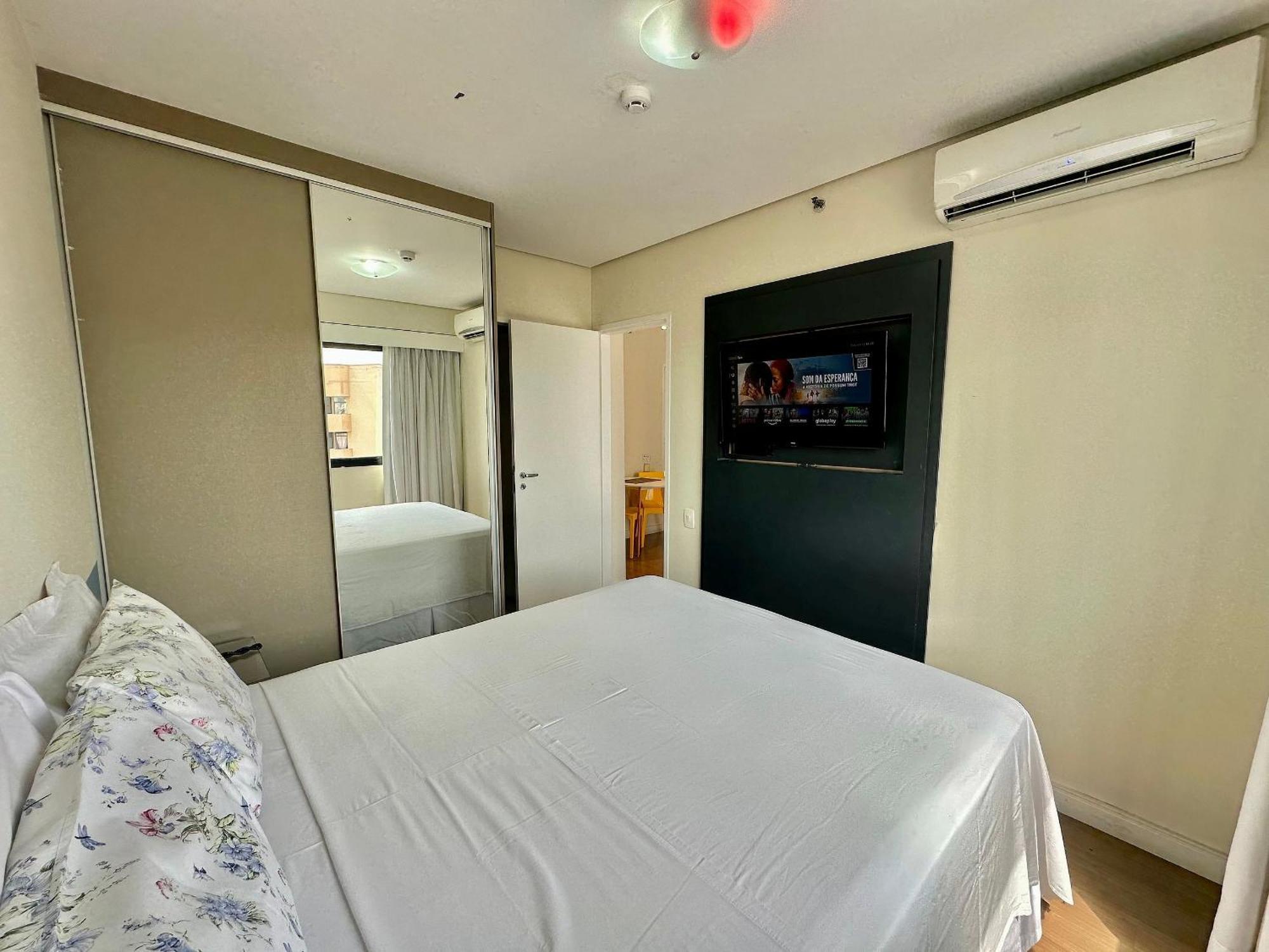 Hotel The Palace Tv Giratoria Limpeza Diaria Uh1303