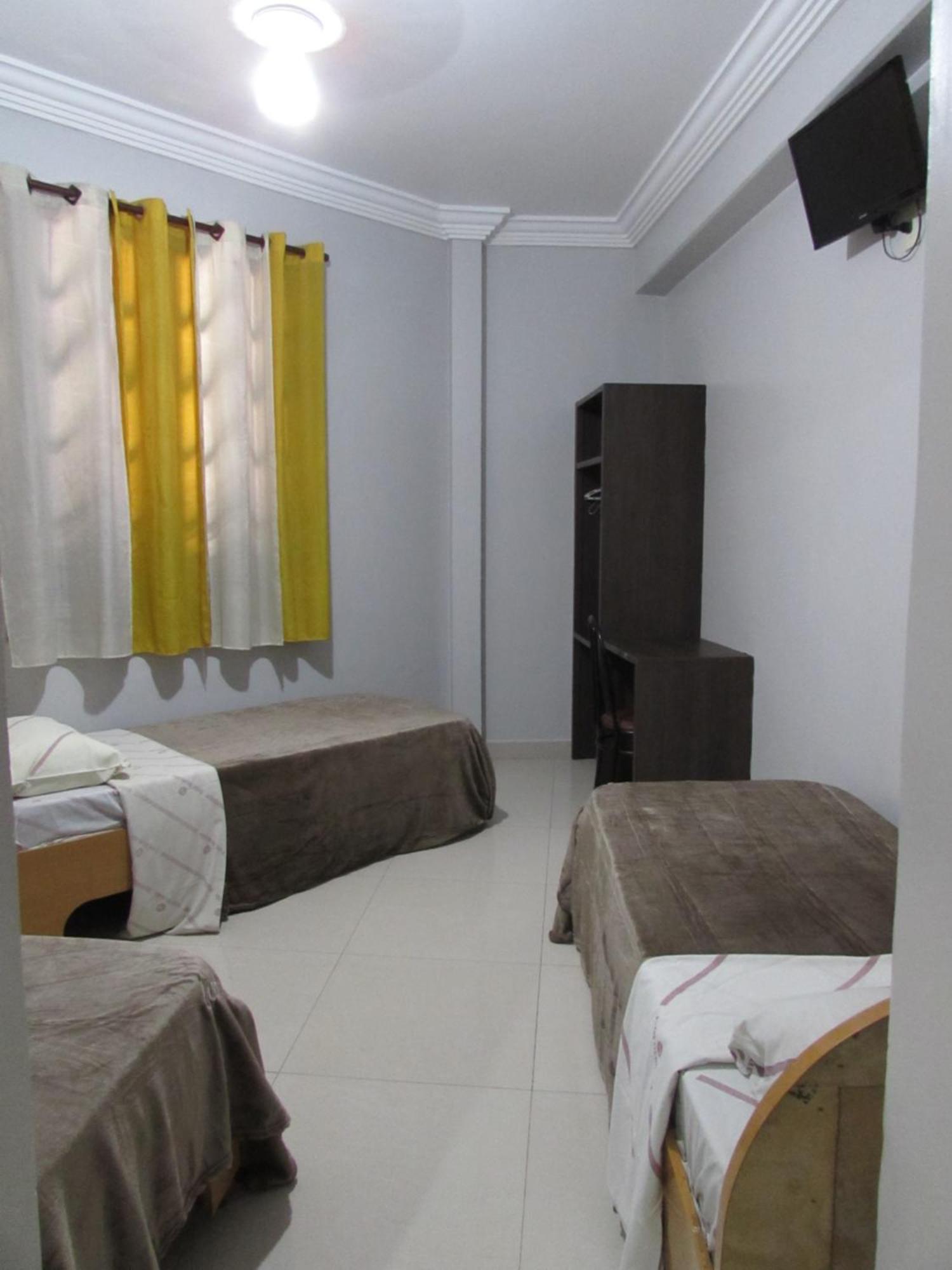 Tropicalia: Downtown Convenience With Parking 3*