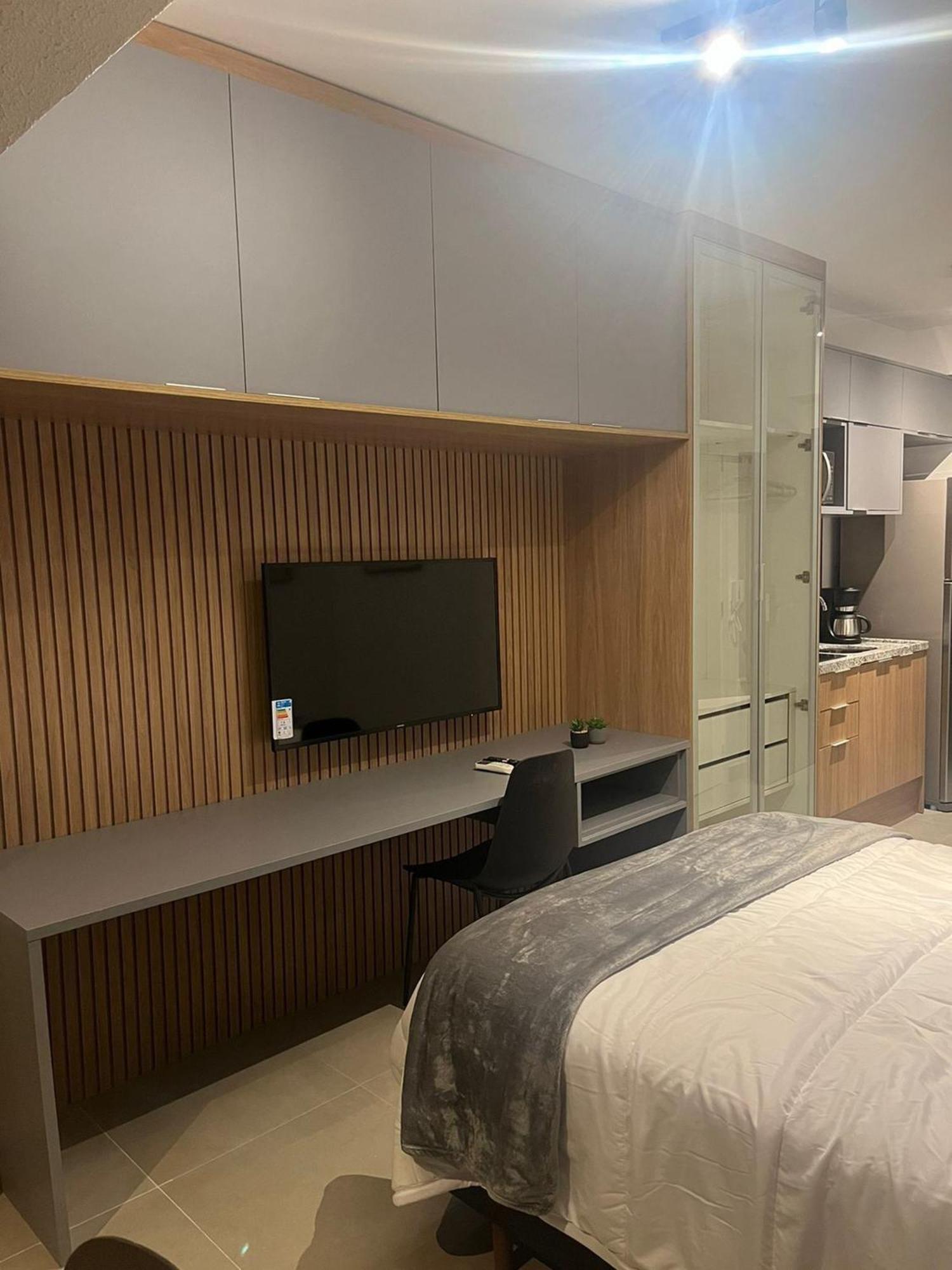 Em Predio Novo E Moderno - Moema Apartamento *