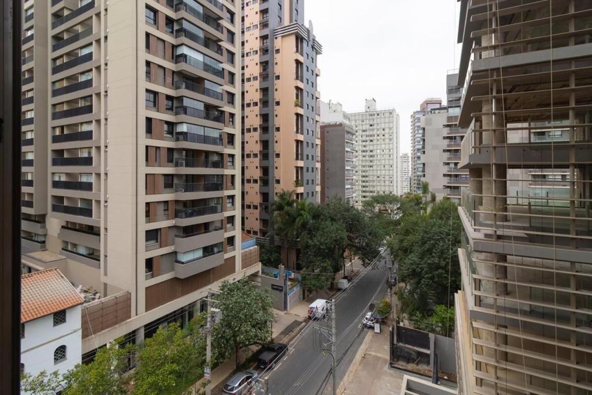 Apartamento |metro Oscar Freire. São Paulo
