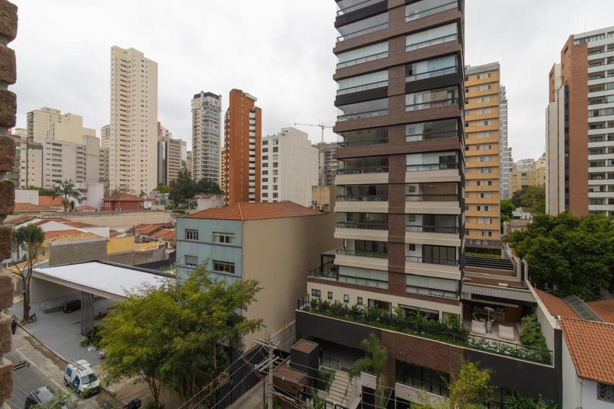 Apartamento |metro Oscar Freire. São Paulo