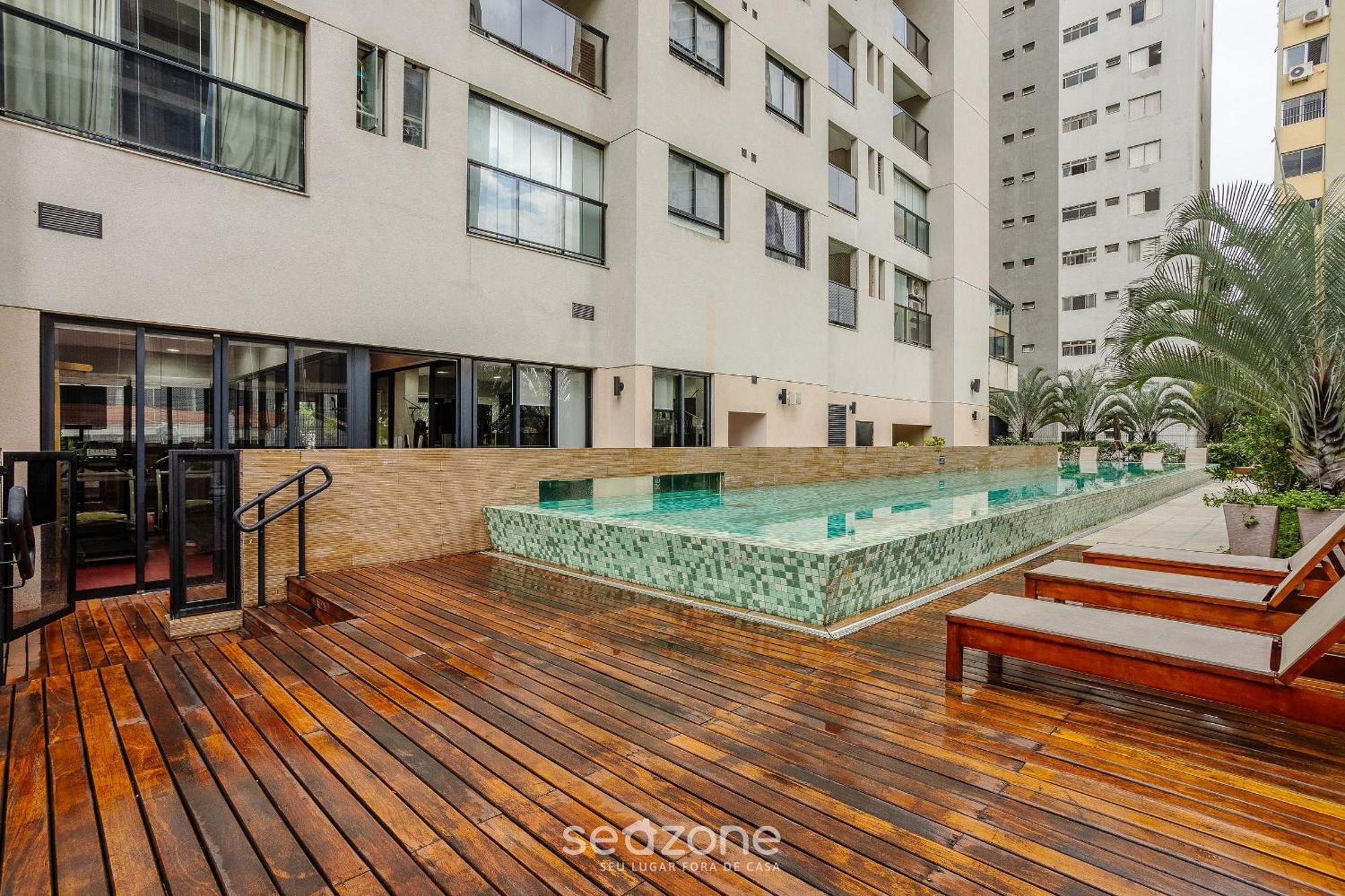 Apto Com E Piscina Na Olimpia | Adc0074