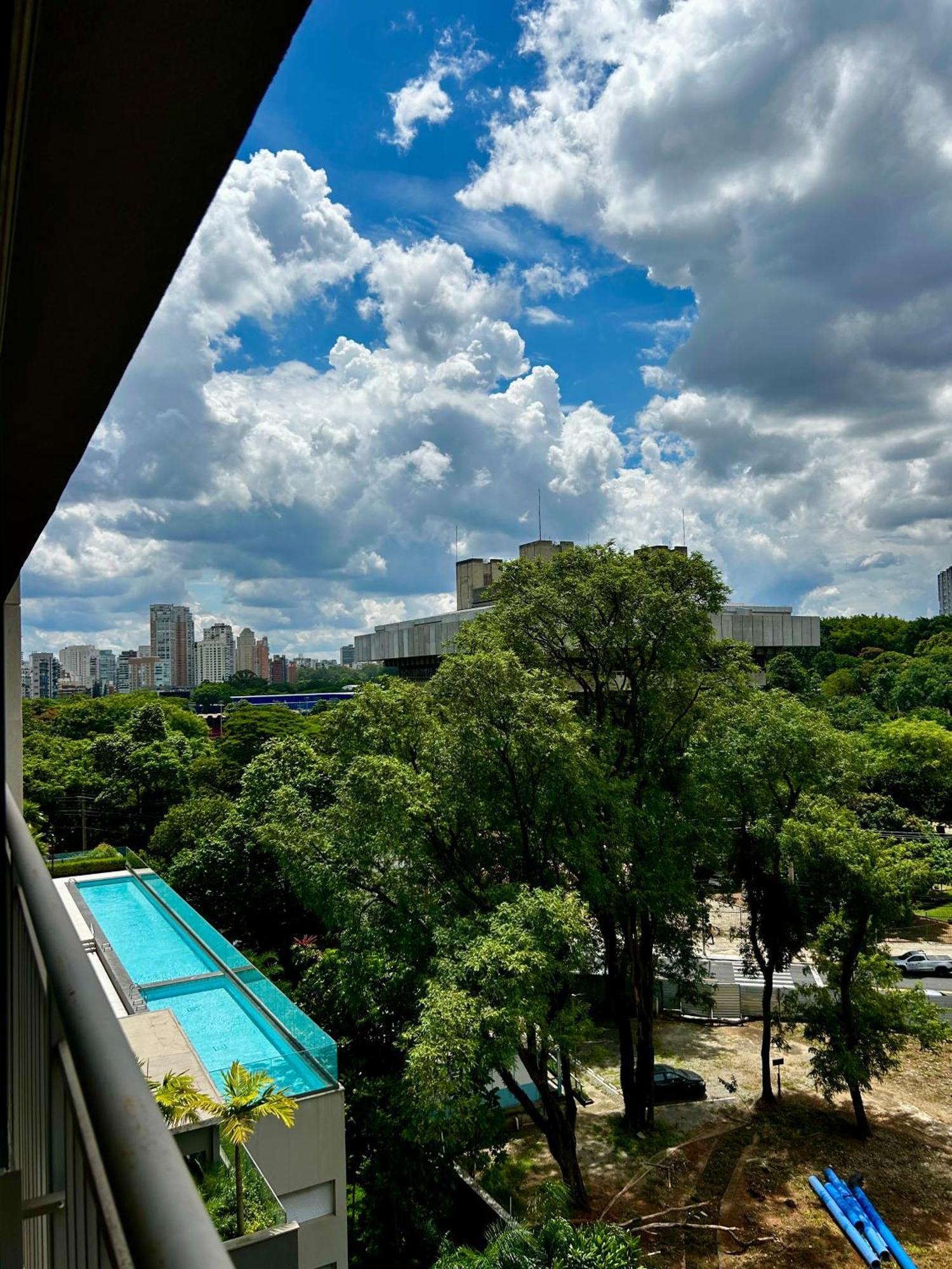 Em De Luxo-ar Condicinado-perto Do Aeroporto-parque Ibirapuera-metro-aacd-medplex-casv