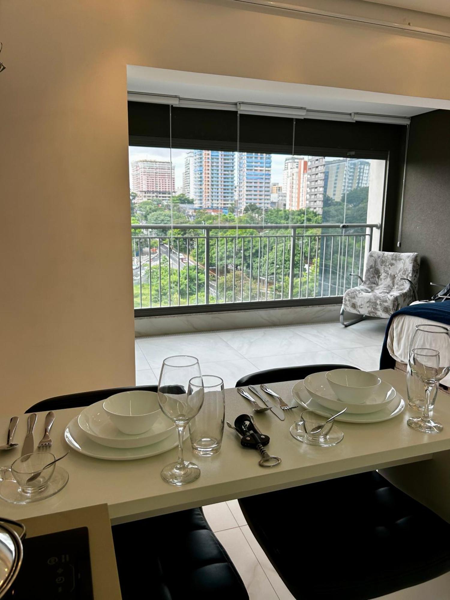 Em De Luxo-ar Condicinado-perto Do Aeroporto-parque Ibirapuera-metro-aacd-medplex-casv Apartamento