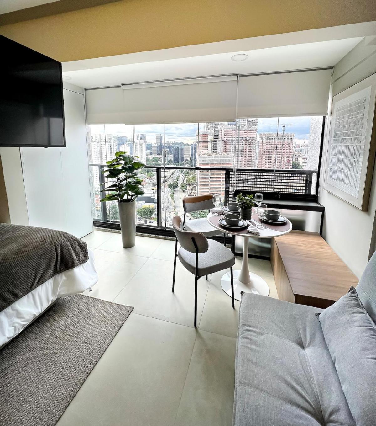 Espacoso Com Sofa-cama, 230m Do Metro * Sao Paulo