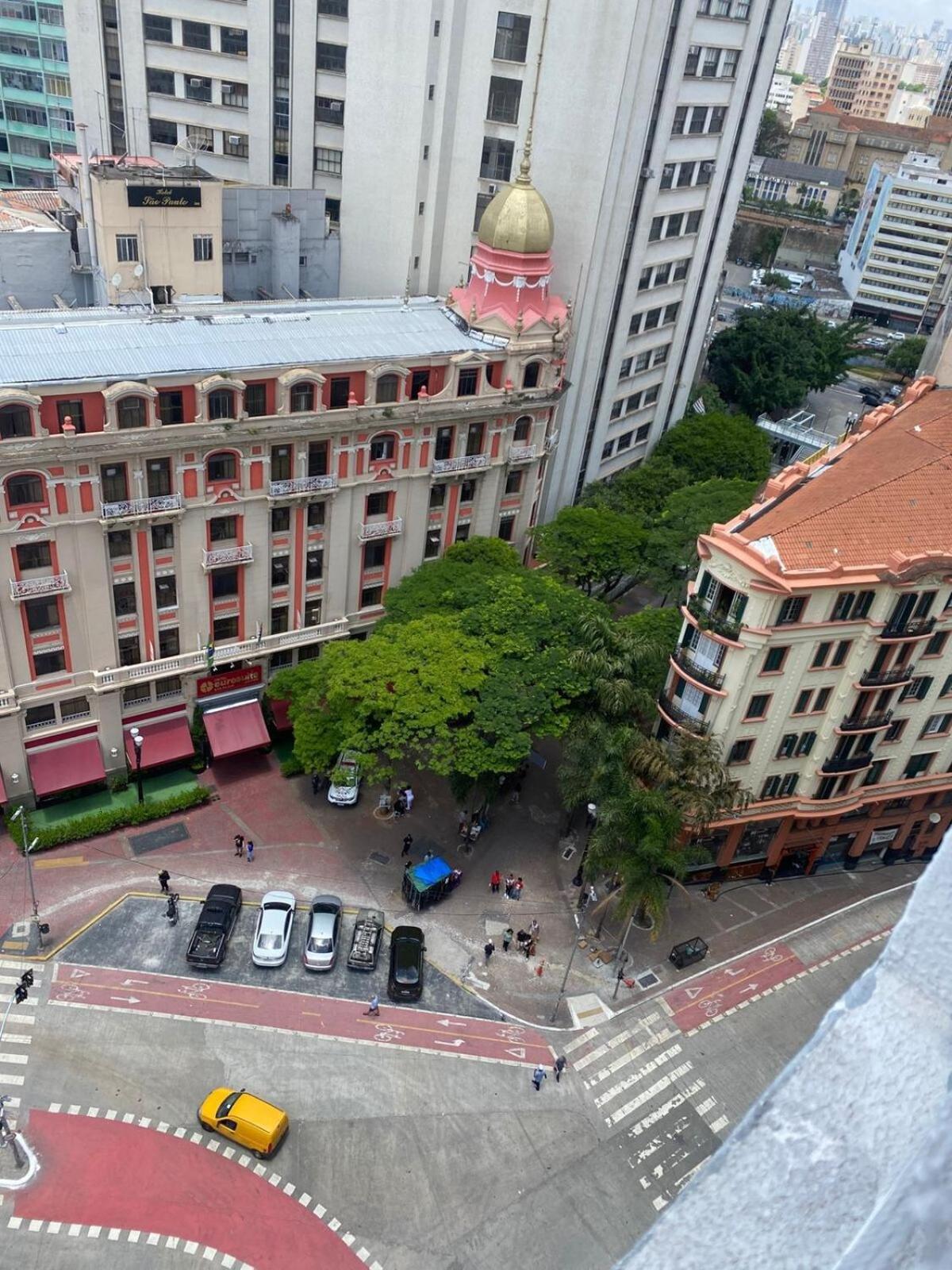 No Centro De Sp Proximo A Rua 25 De Marco * São Paulo
