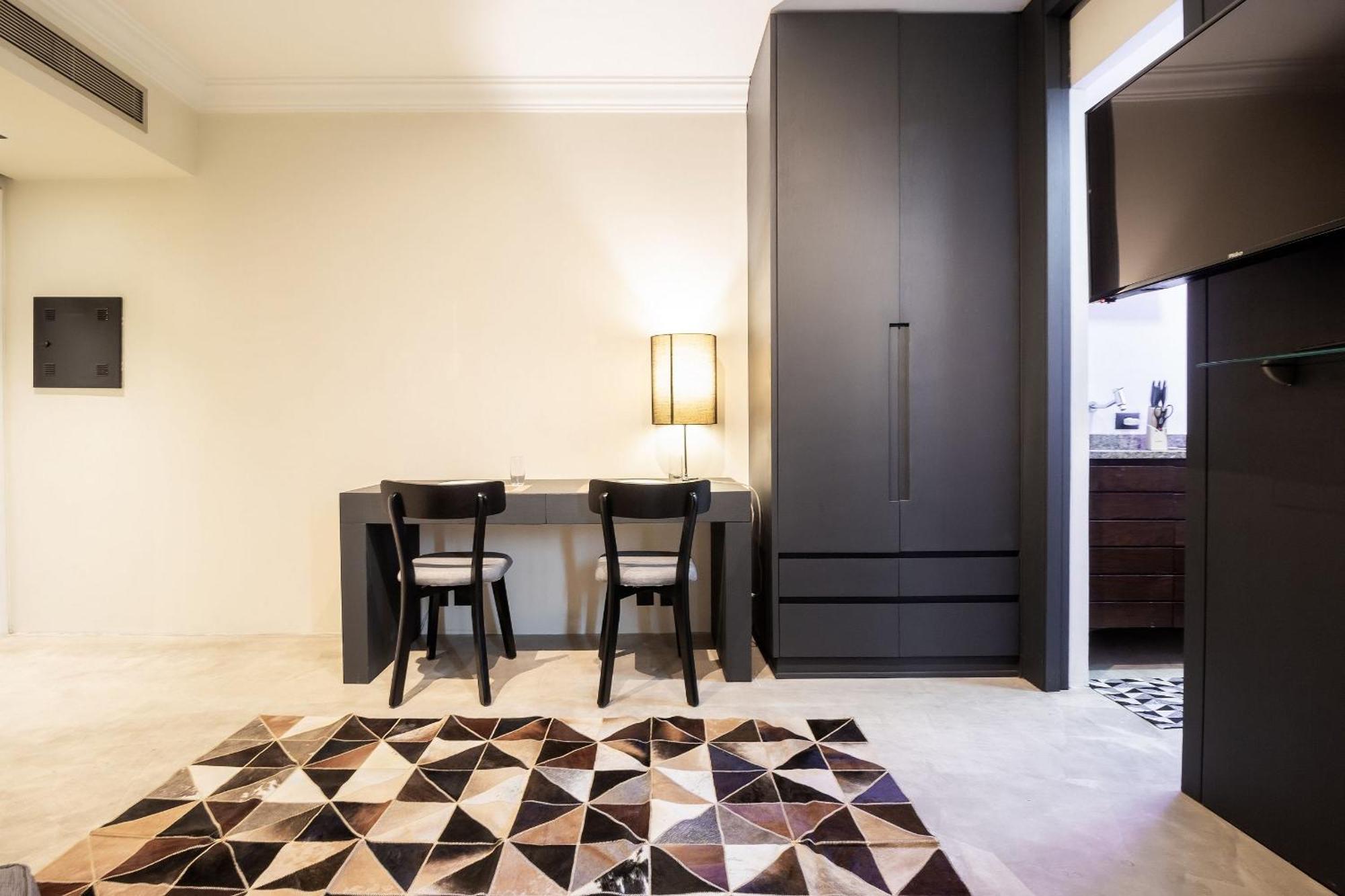Localizado Dentro De Um Renomado Apartment