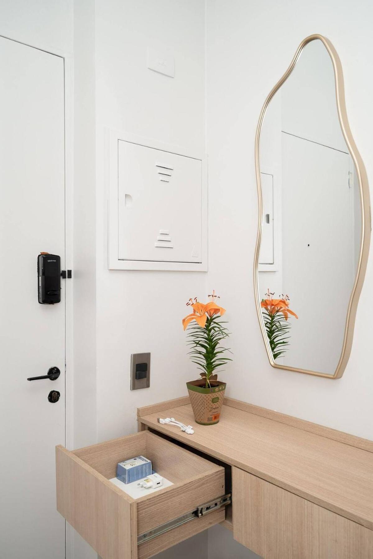 Apartamento Conforto E Estilo Na Saude-sp - Ar Condicionado E Garagem - Cetrus - Sp Expo *