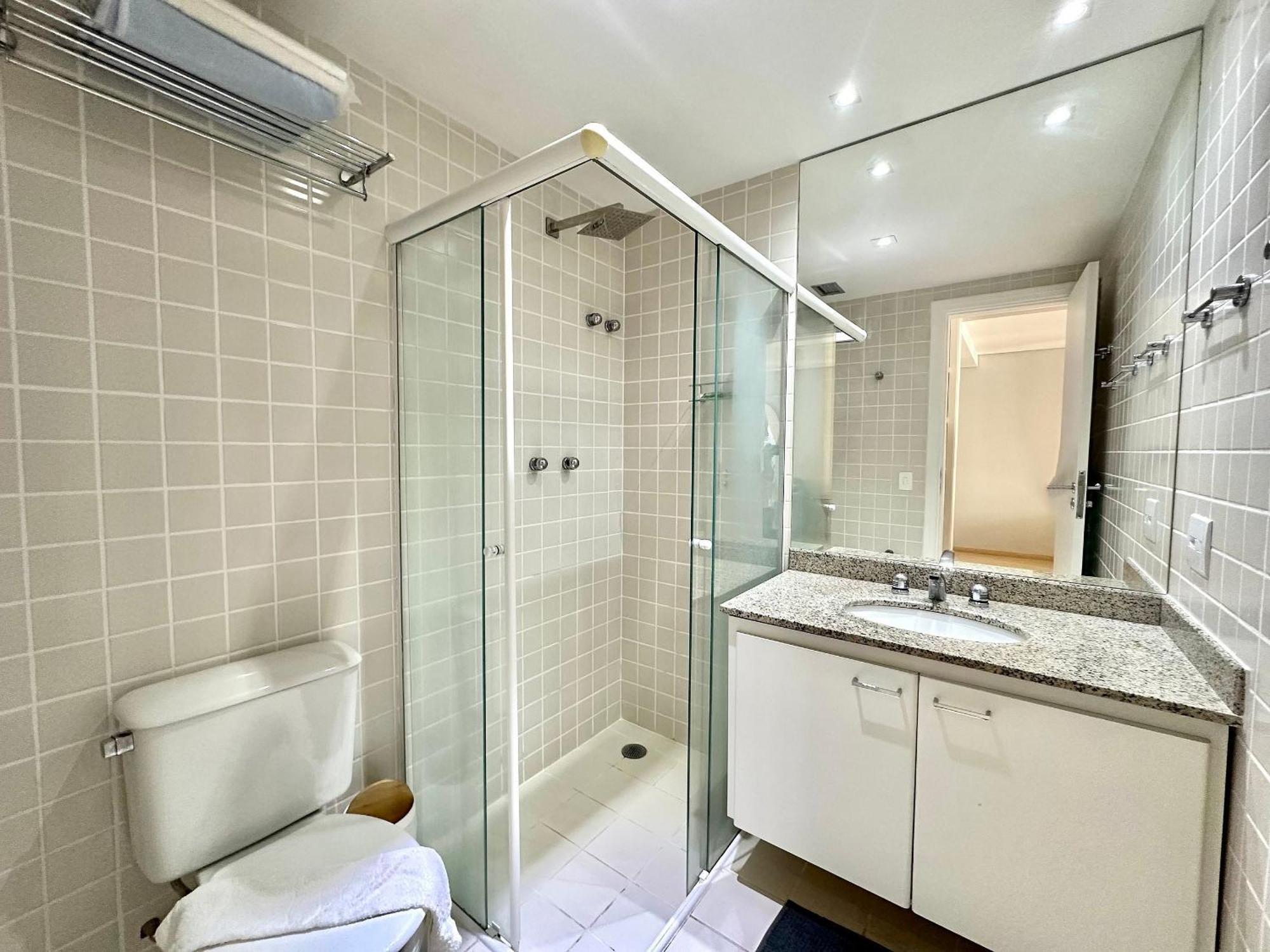 Hotel Flat Times Square - Rua Jamaris 100 - Uh713