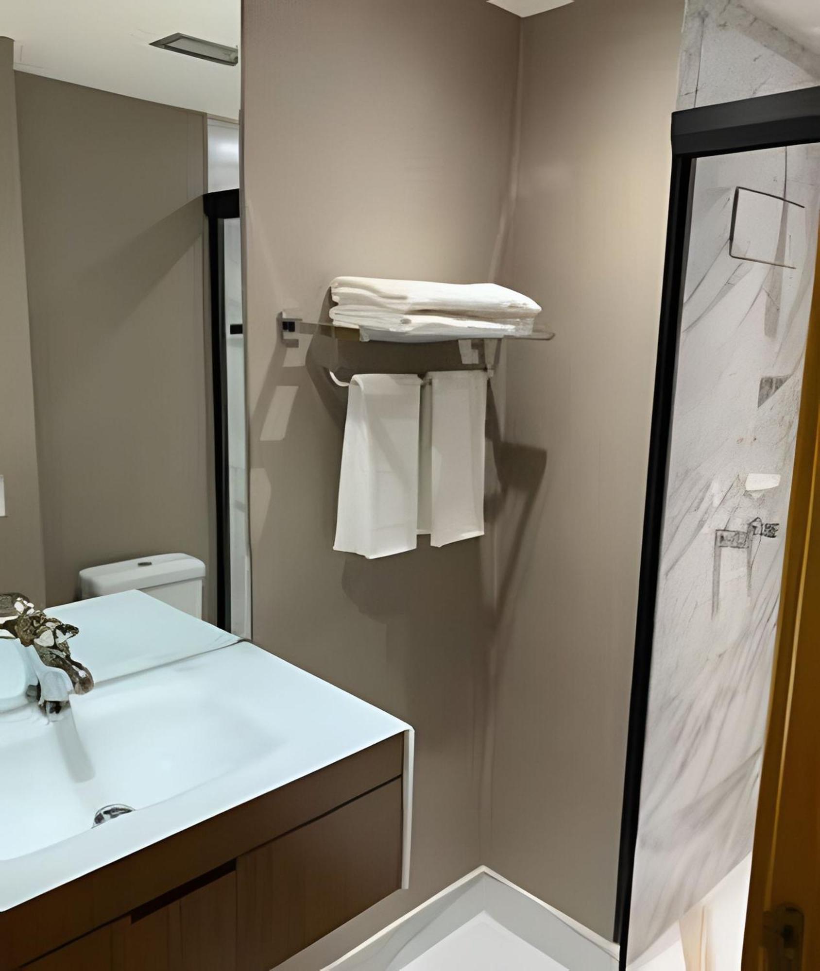 Apartamento 503 Flat Particular Dentro Do Transamerica Faria Lima + Sofa-cama!