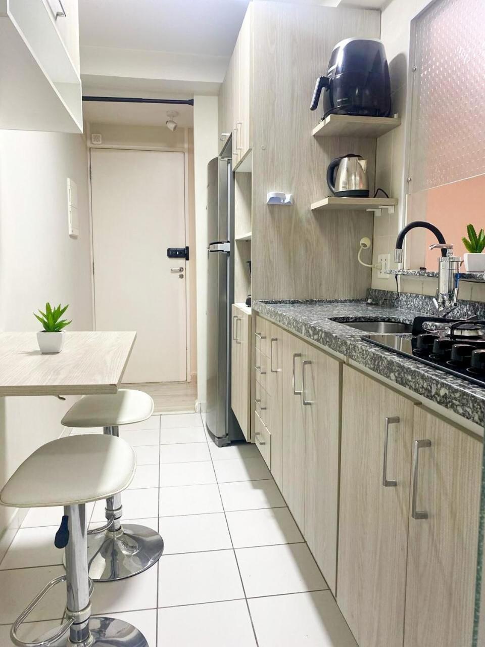 Apartamento Apto Ate 6 Pessoas, Proximo Expo Center Norte Com Estacionamento São Paulo