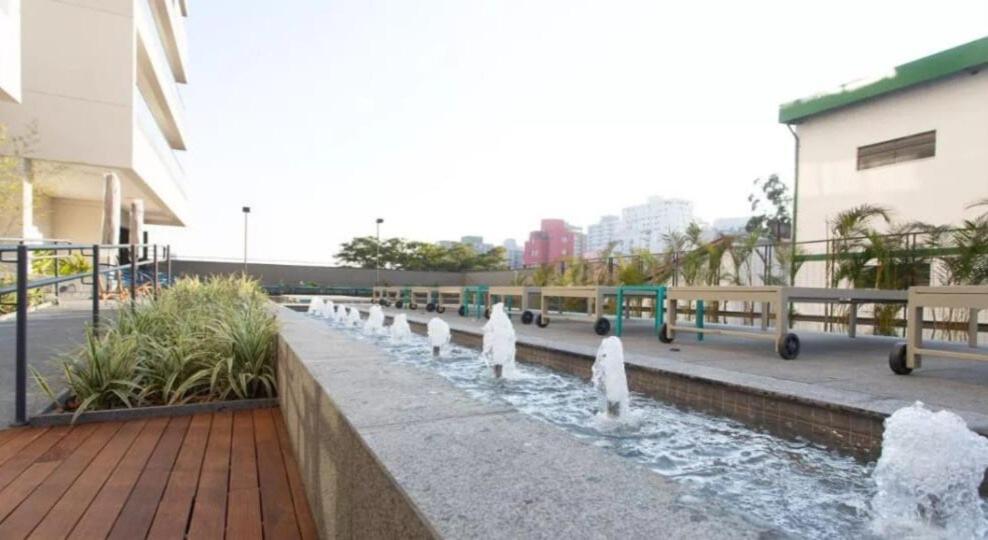 Em Pinheiros Com Piscina Incrivel!