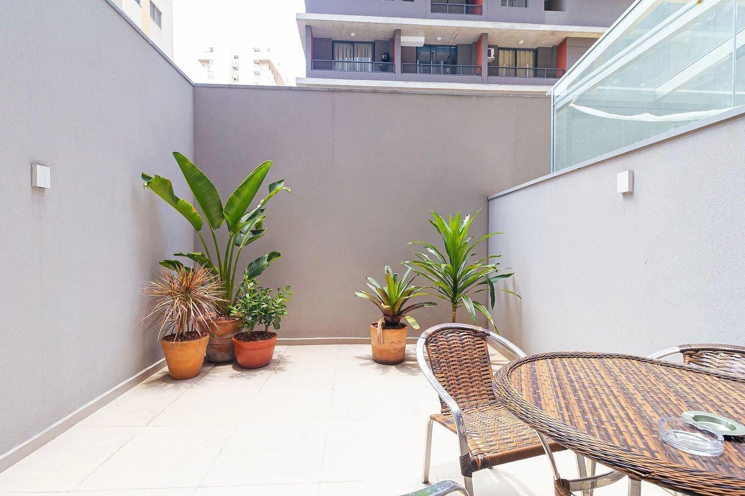 Apartamento Com Quintal Proximo Av Paulista *