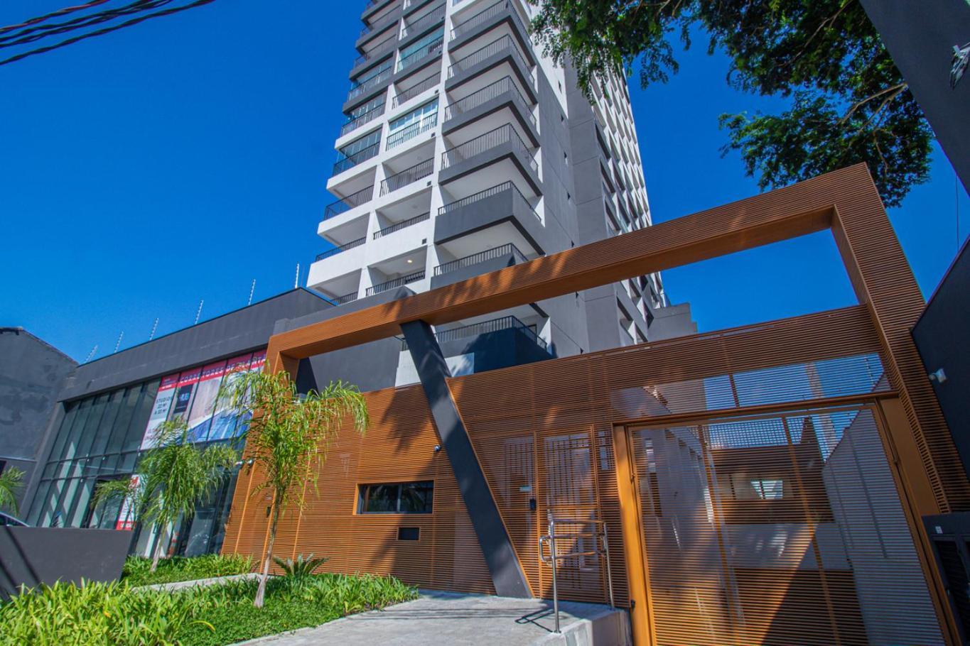 Elegante Com Varanda E Otima Localizacao Apartamento