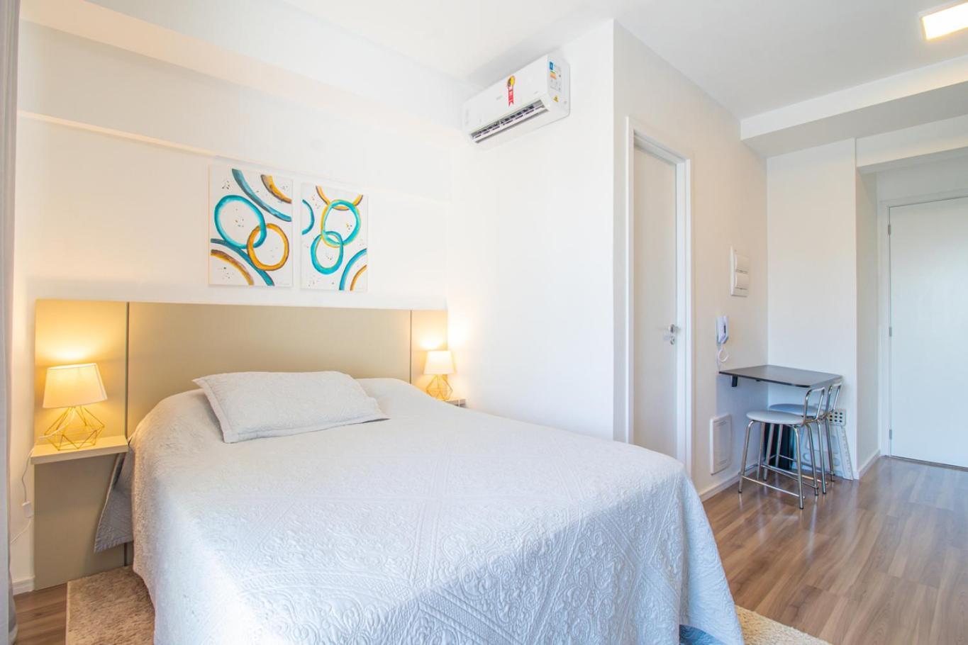 Elegante Com Varanda E Otima Localizacao Apartamento São Paulo
