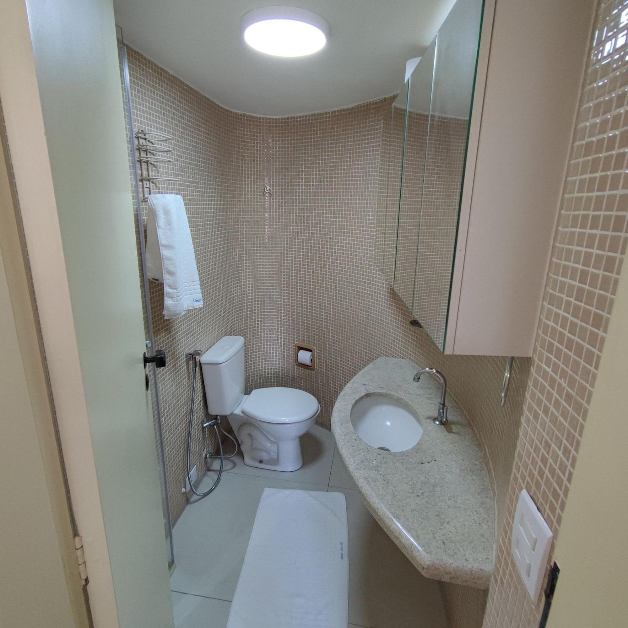 Alucinante, Liberdade , Hakka E Hosp Apartamento
