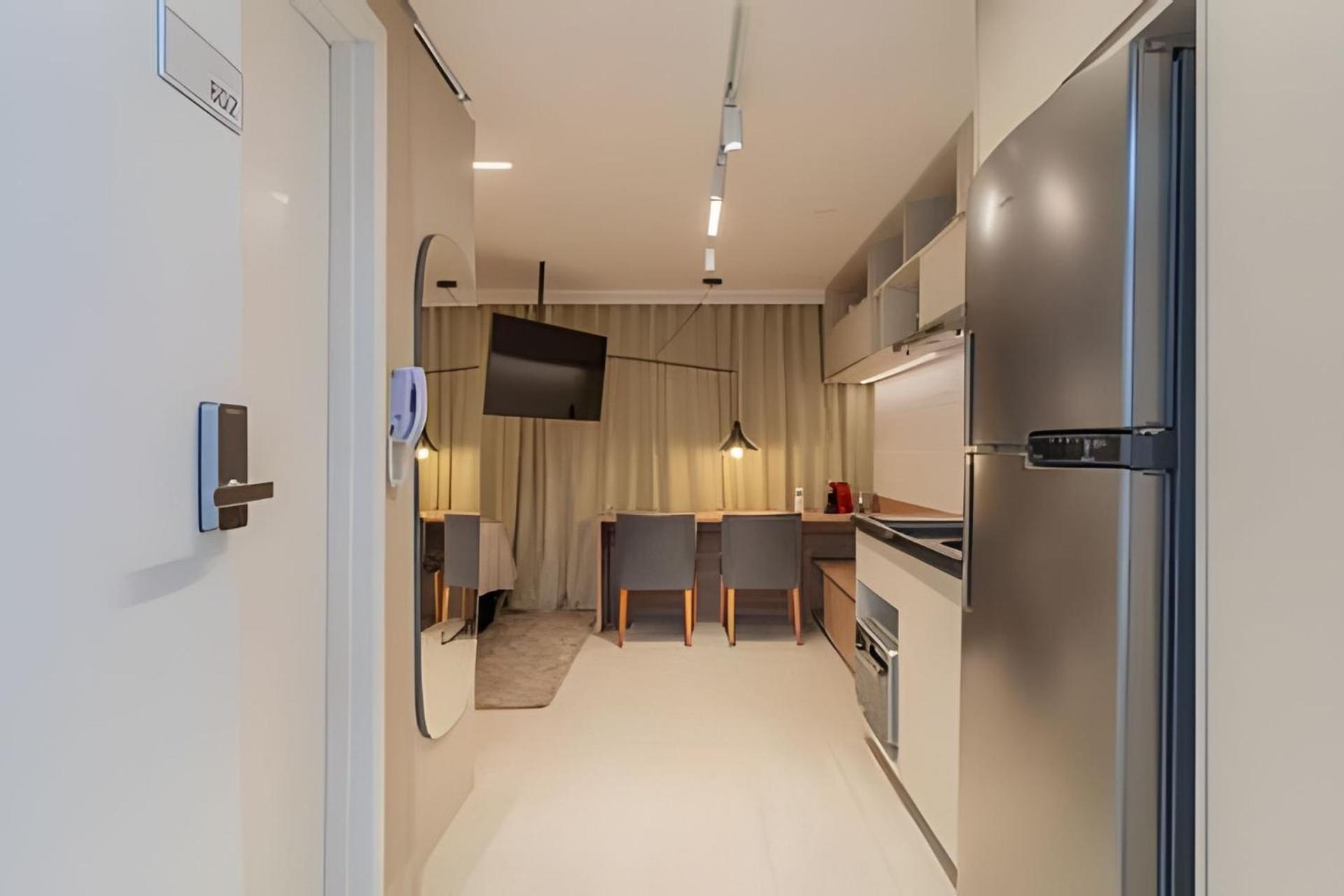 | Metro Oscar Freire Apartamento *