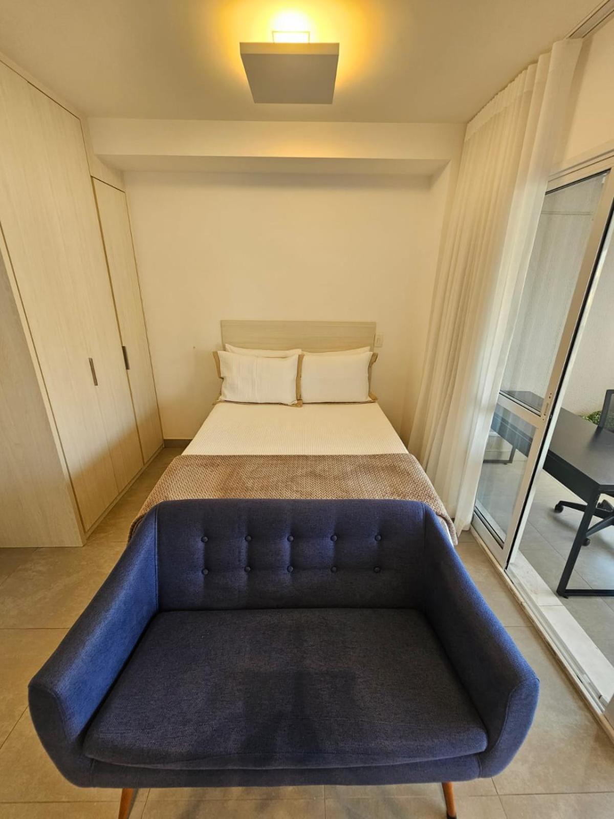 Apartamento Espacoso Com Varanda - Brooklin