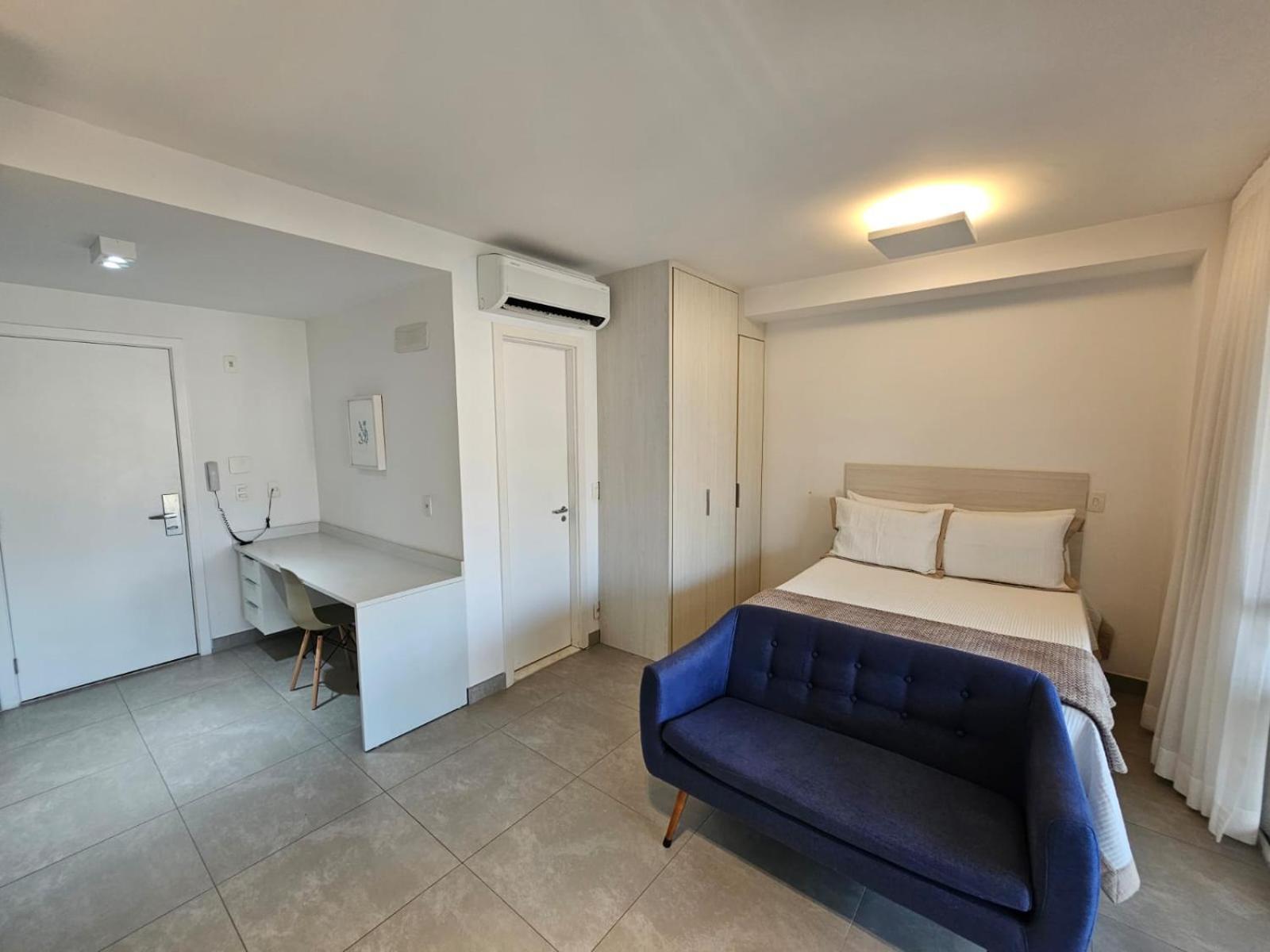 Apartamento Espacoso Com Varanda - Brooklin *