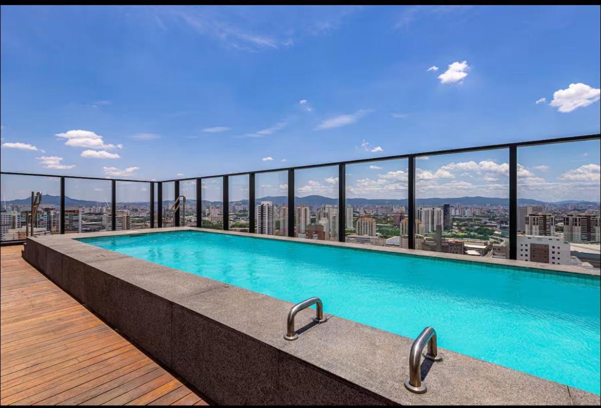 Moderno Prox Allianz Apartment *