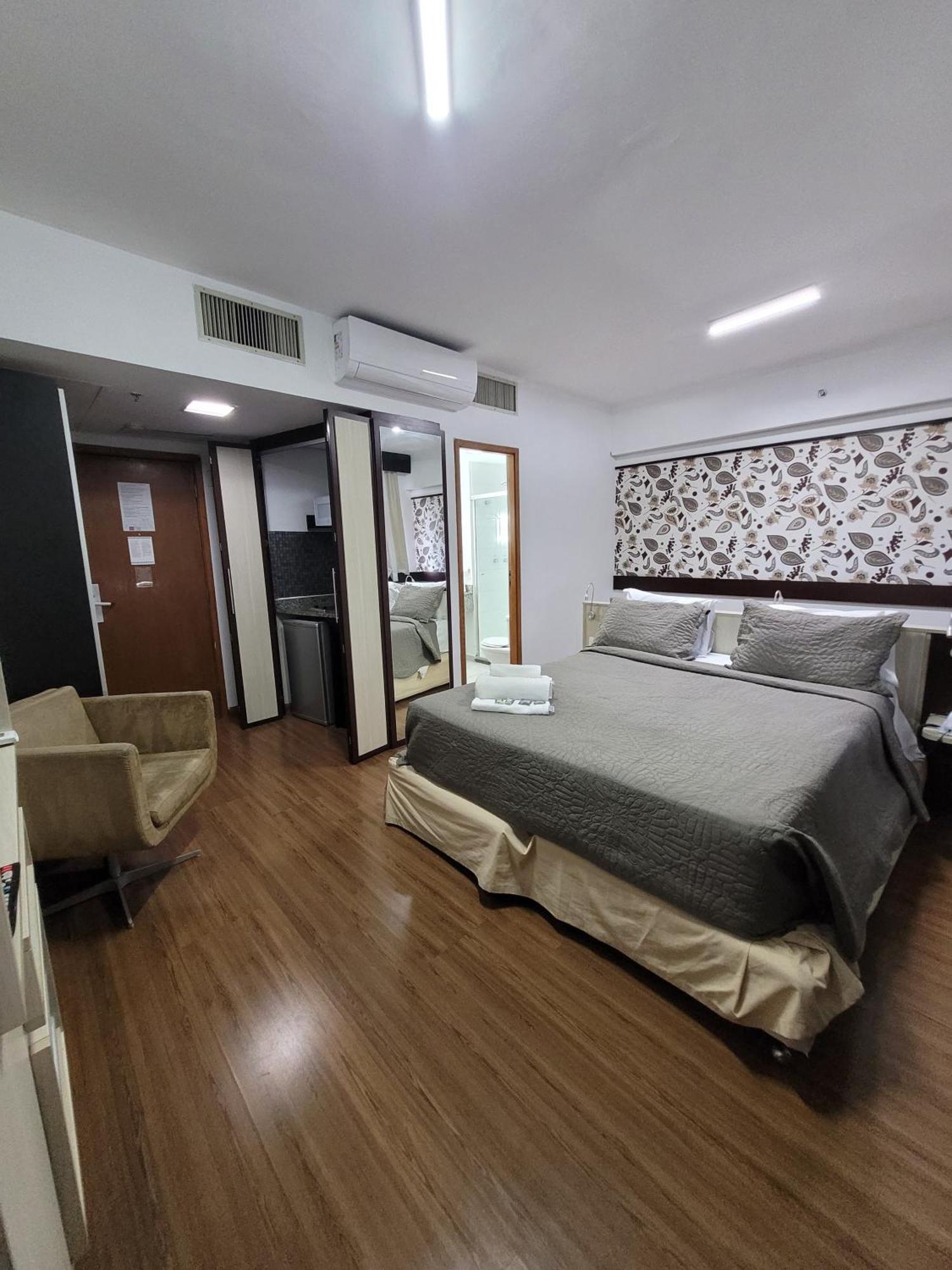 Flat Mercu Beneficencia Bela Vista Com Garagem 1203